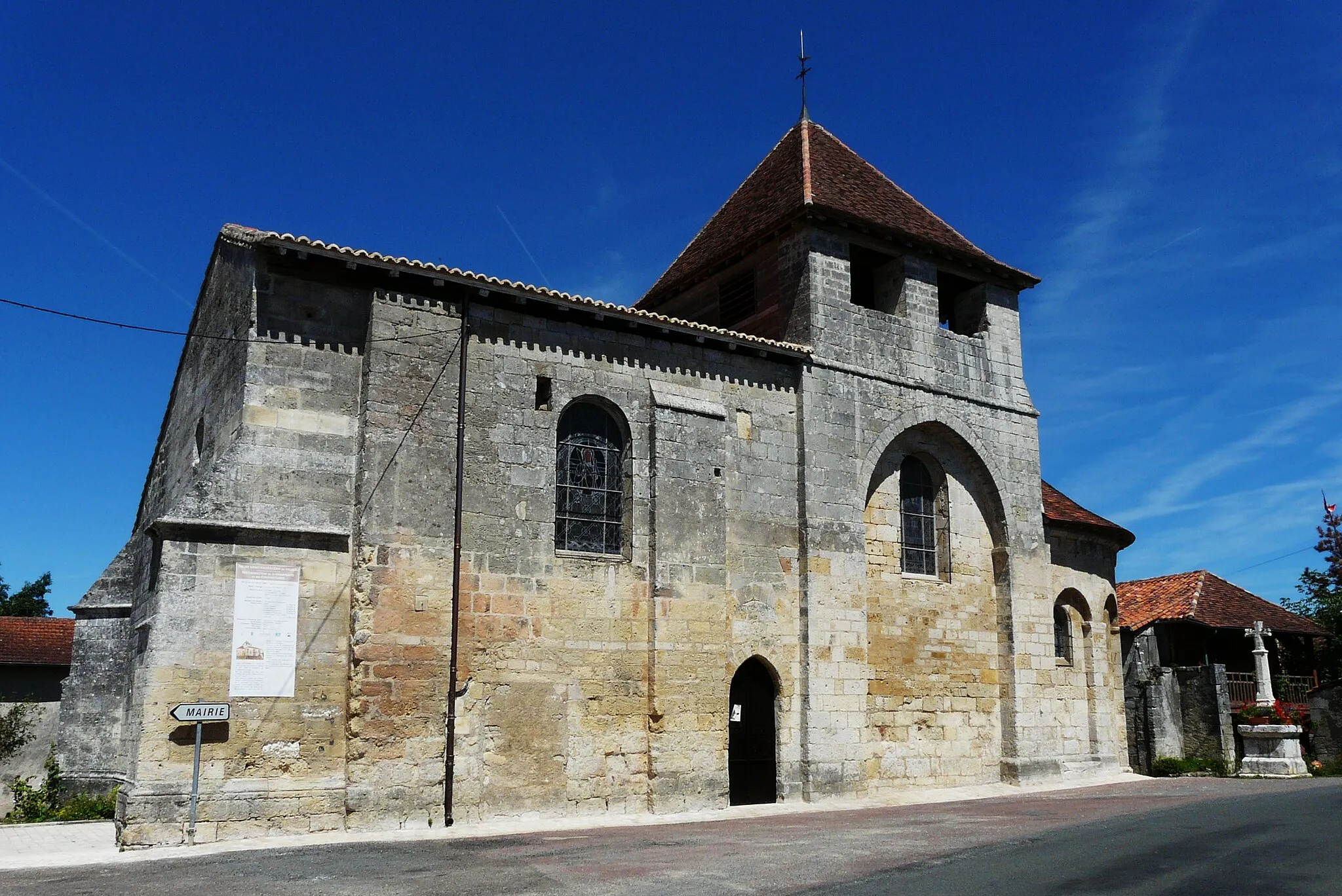 Photo showing: Église Saint-Pantaléon de Valeuil