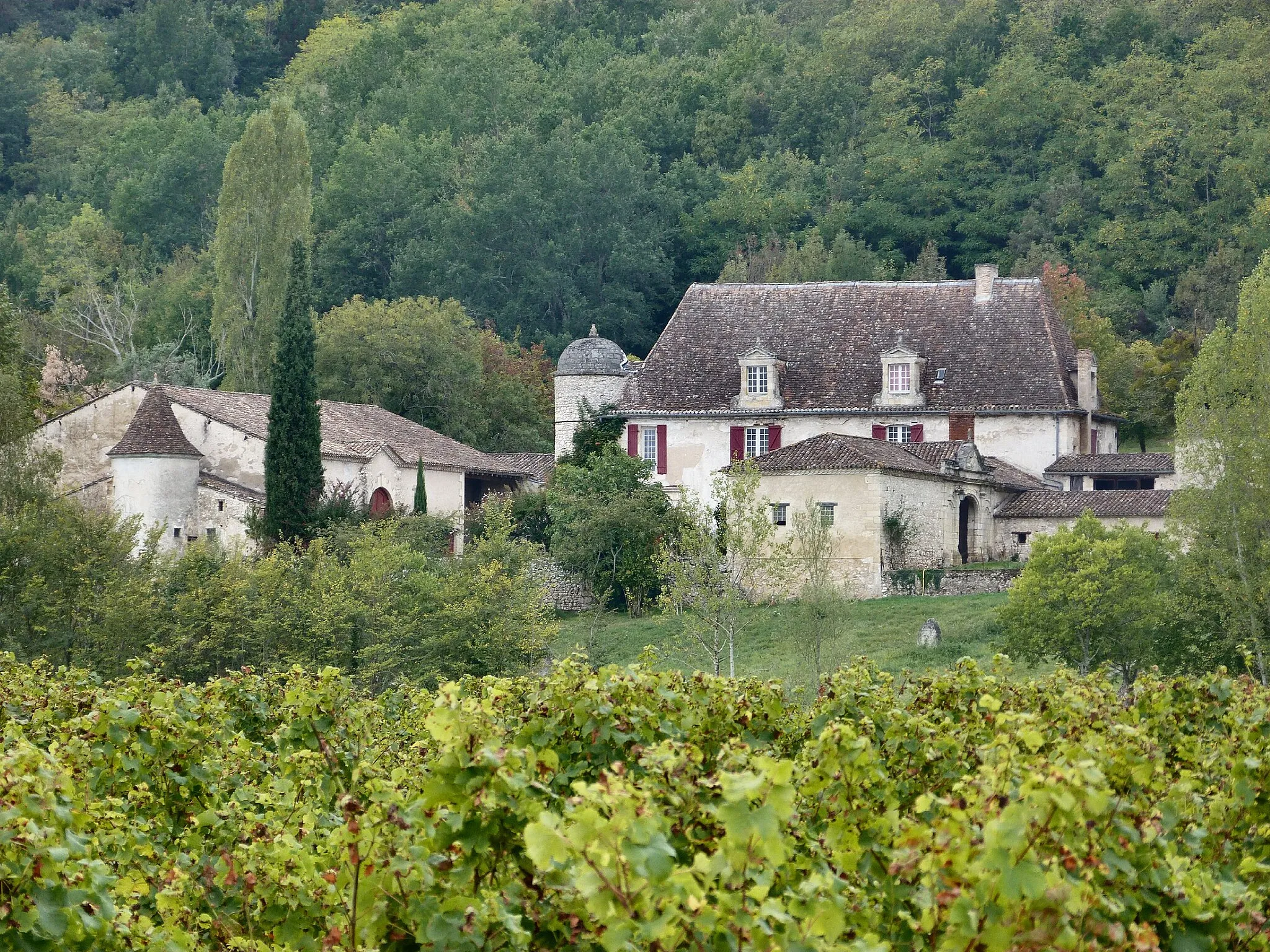 Photo showing: This building is indexed in the base Mérimée, a database of architectural heritage maintained by the French Ministry of Culture, under the reference PA00083077 .