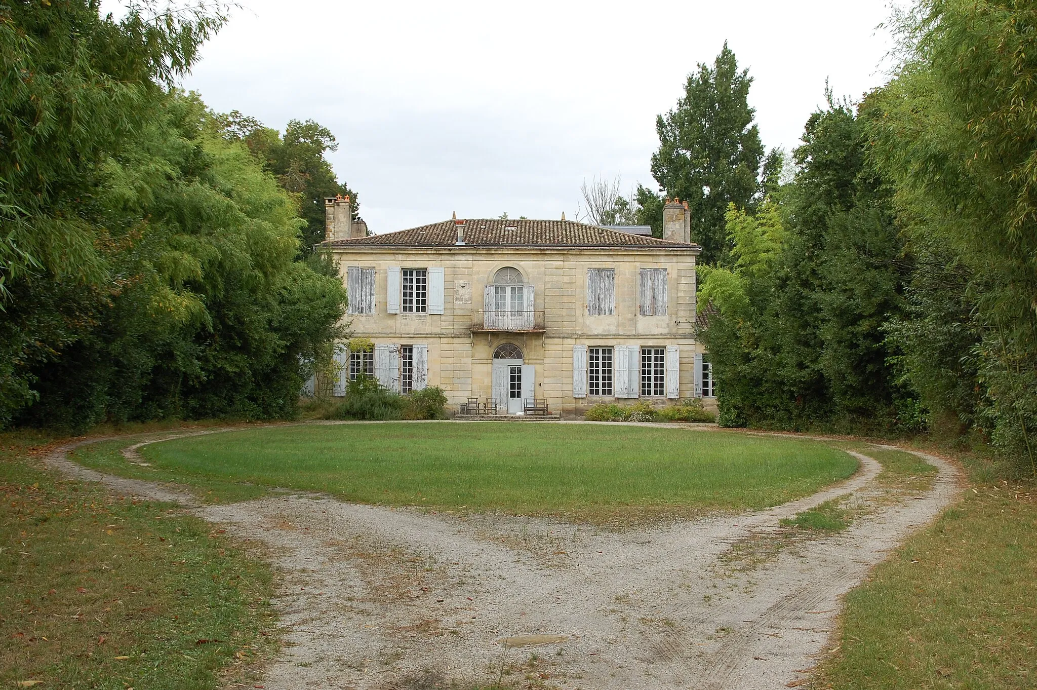 Photo showing: This building is indexed in the base Mérimée, a database of architectural heritage maintained by the French Ministry of Culture, under the reference PA00083785 .