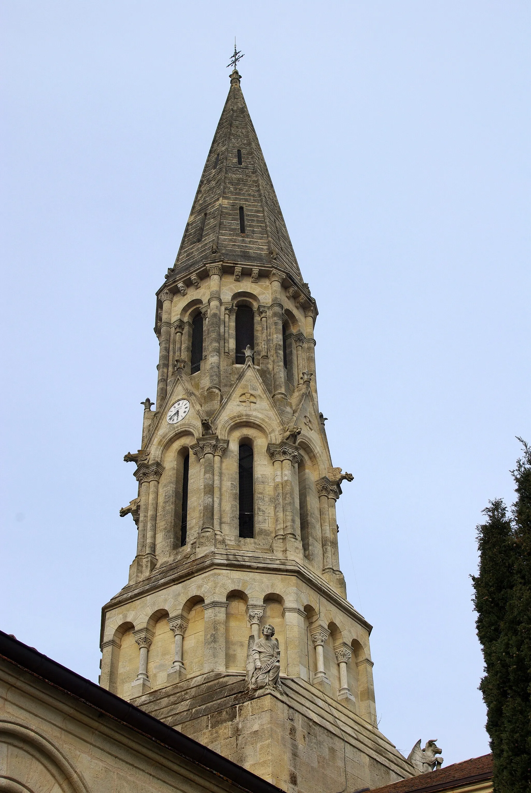 Photo showing: Church of Saint John of Étampes in La Brède (Gironde, France). National Heritage Site of France.