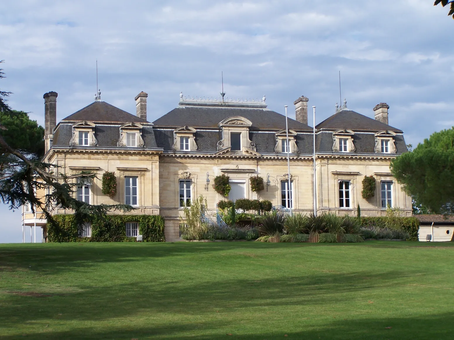Photo showing: Chateau de la Mairie d'Artigues pres Bordeaux