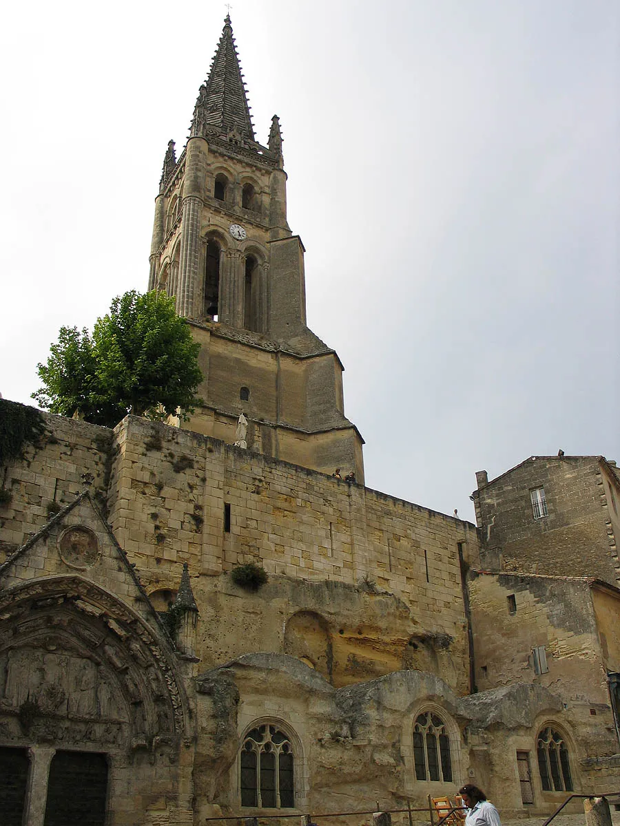 Photo showing: Église monolithe (Felsenkirche), Saint-Émilion, Frankreich, France

Photograph Luidger (31. August 2005)