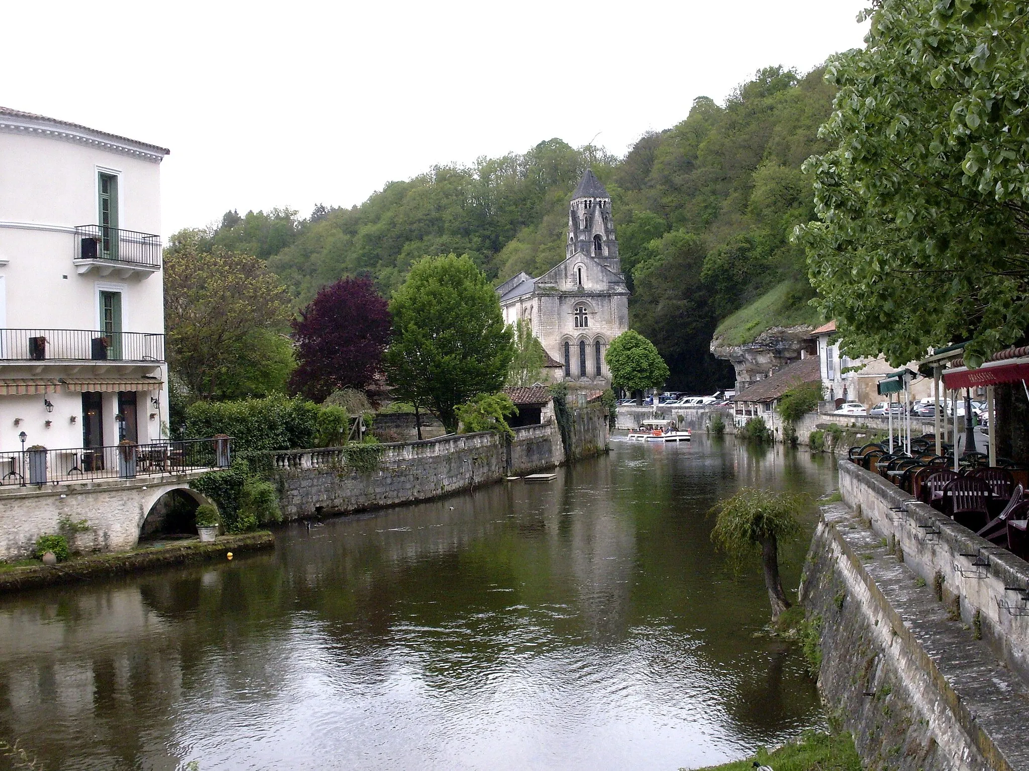 Photo showing: Brantôme - la Dronne et l'église abbatiale