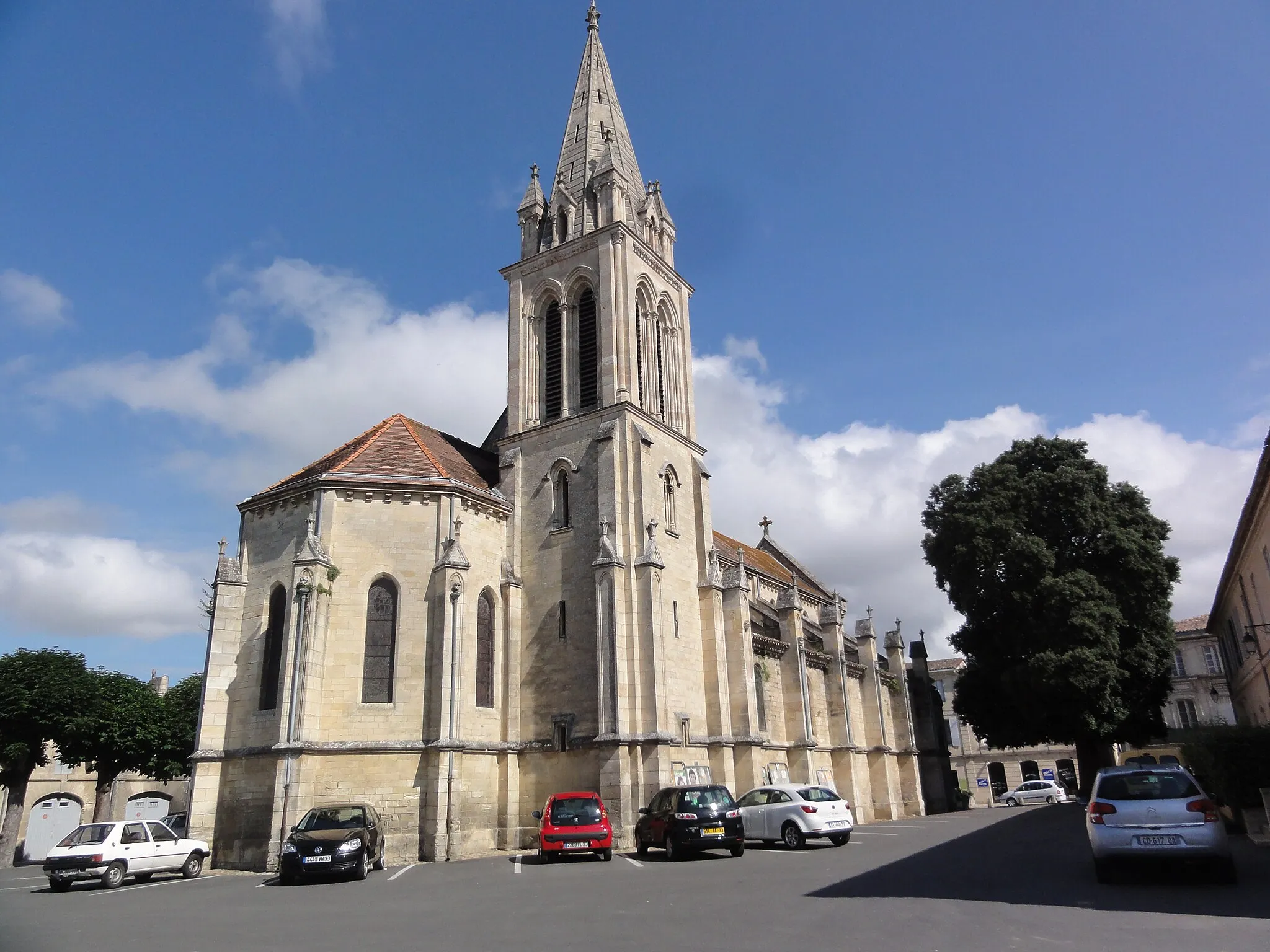 Photo showing: Bourg (Gironde) église