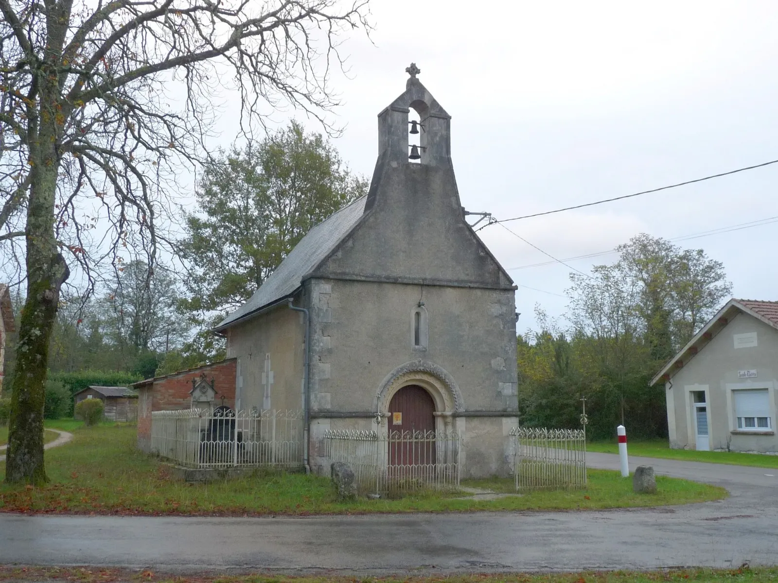 Photo showing: Chapelle de Croix Gente, Montendre, Charente-Maritime, France