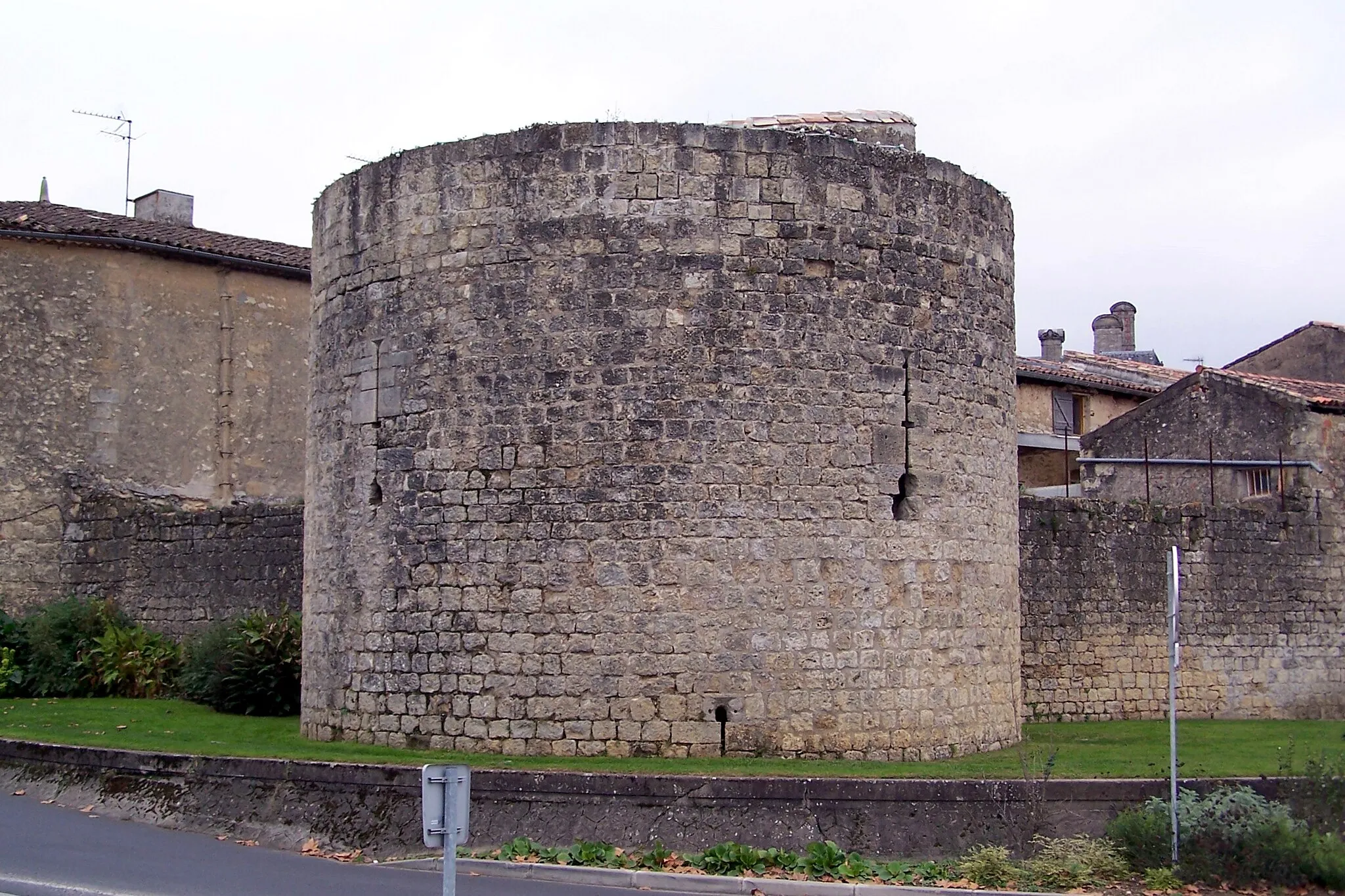 Photo showing: Tower in the south-west in Cadillac (Gironde, France)