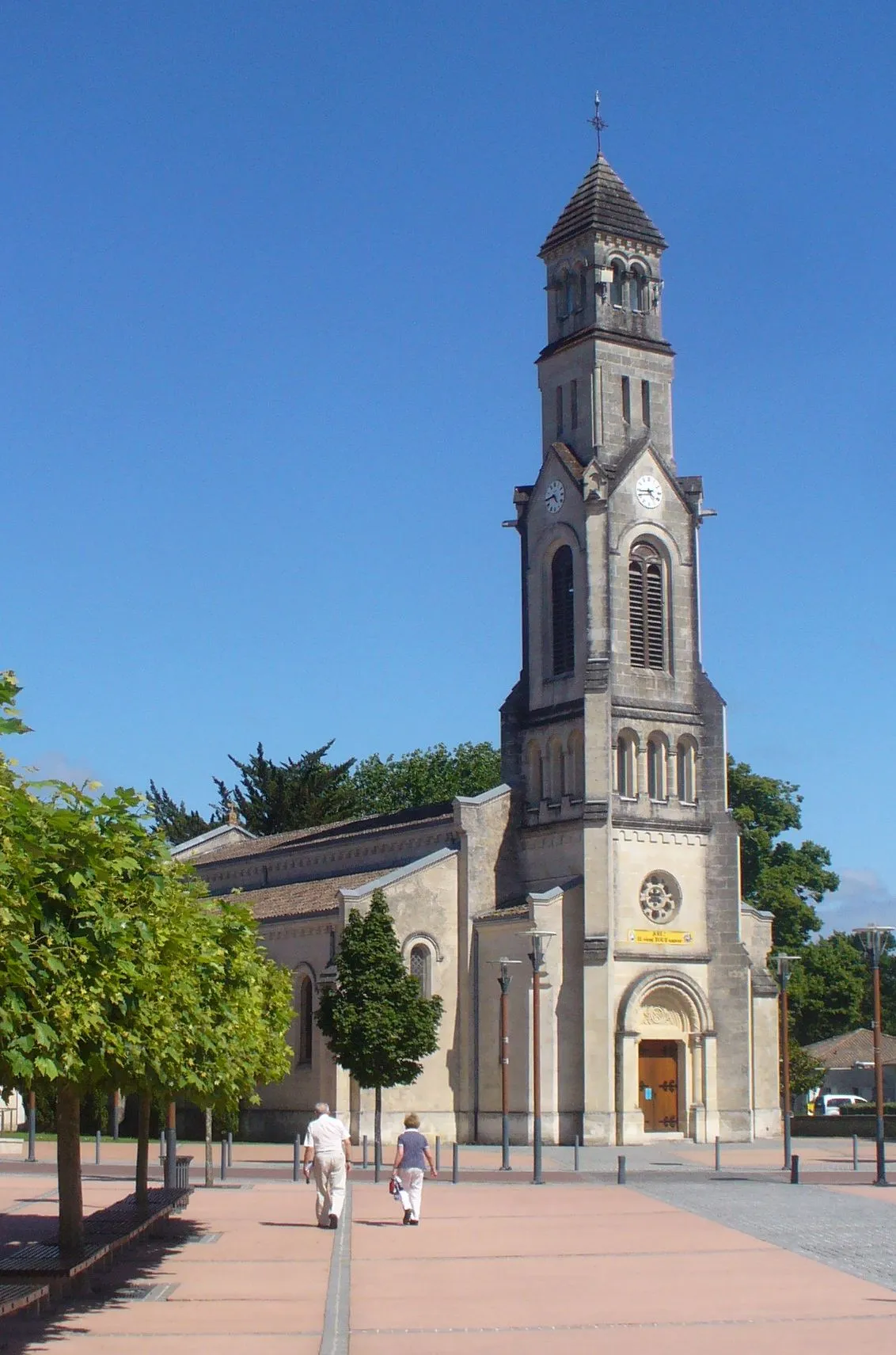 Photo showing: Eglise-bourg