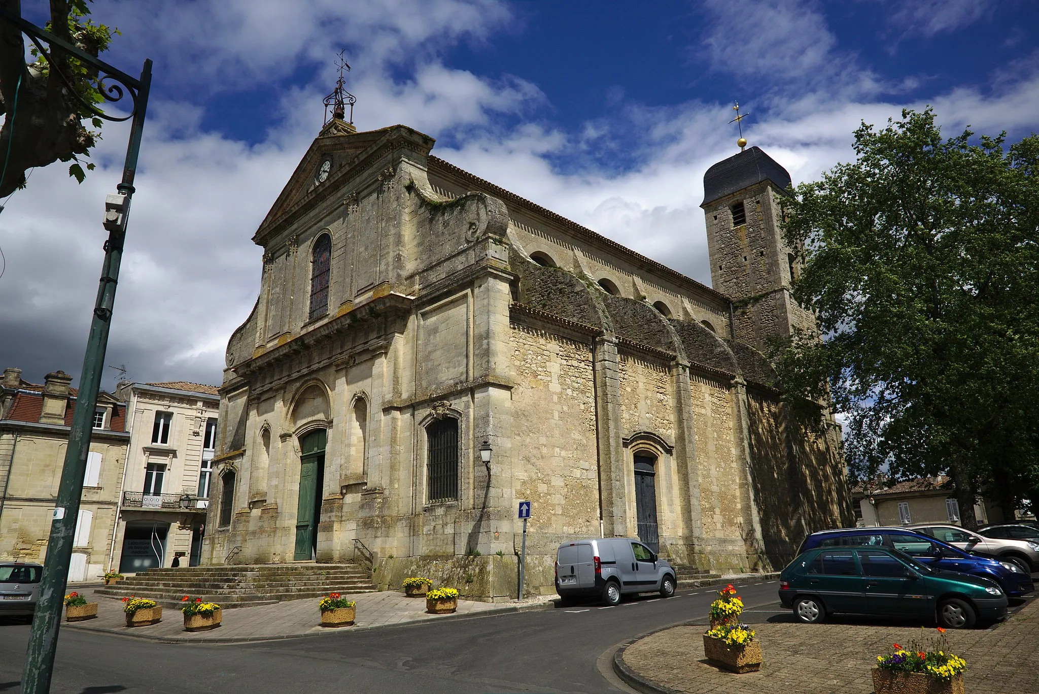 Photo showing: Église Saint-Symphorien de Castillon-la-Bataille