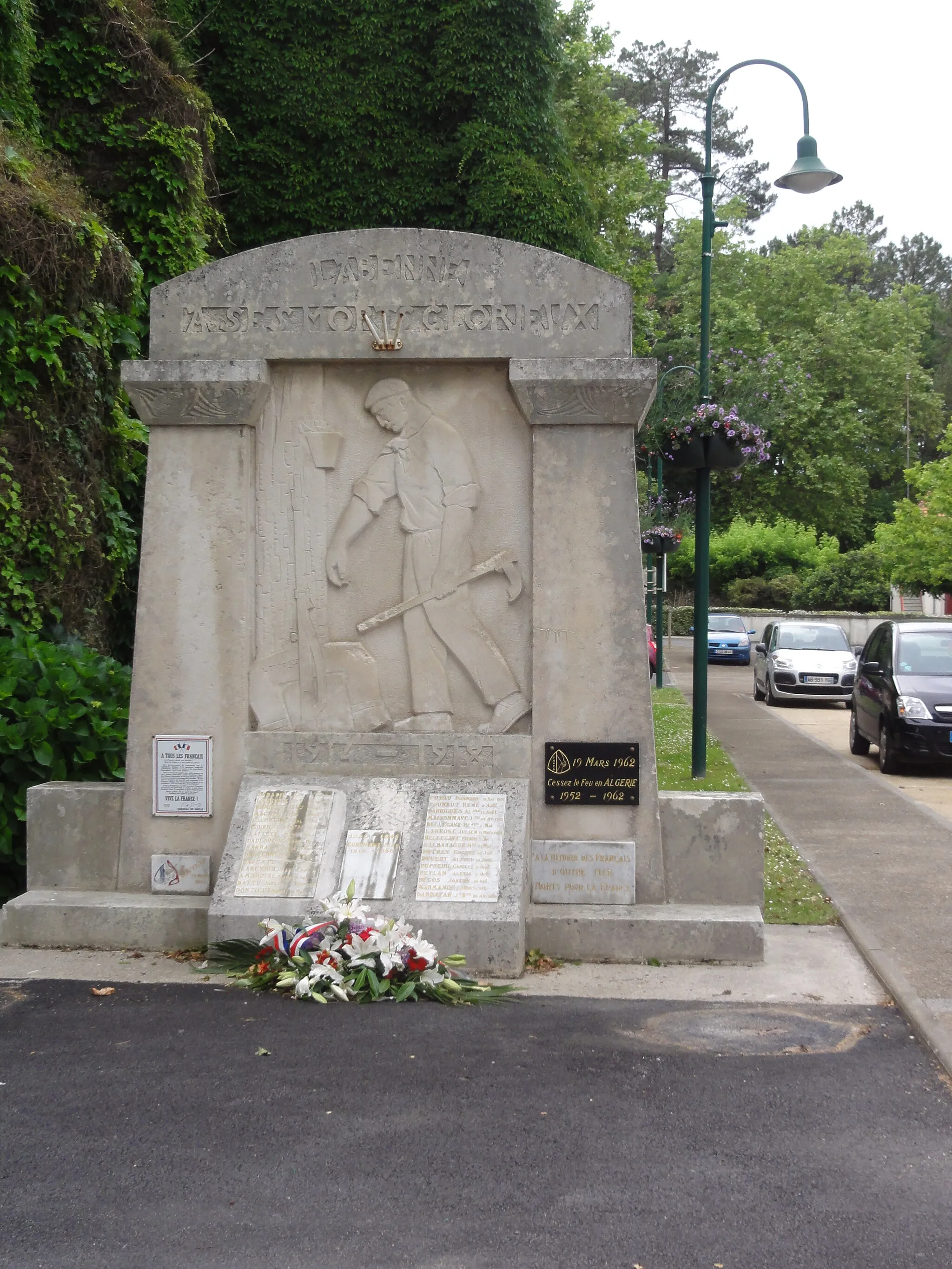 Photo showing: Labenne (Landes) monument aux morts
