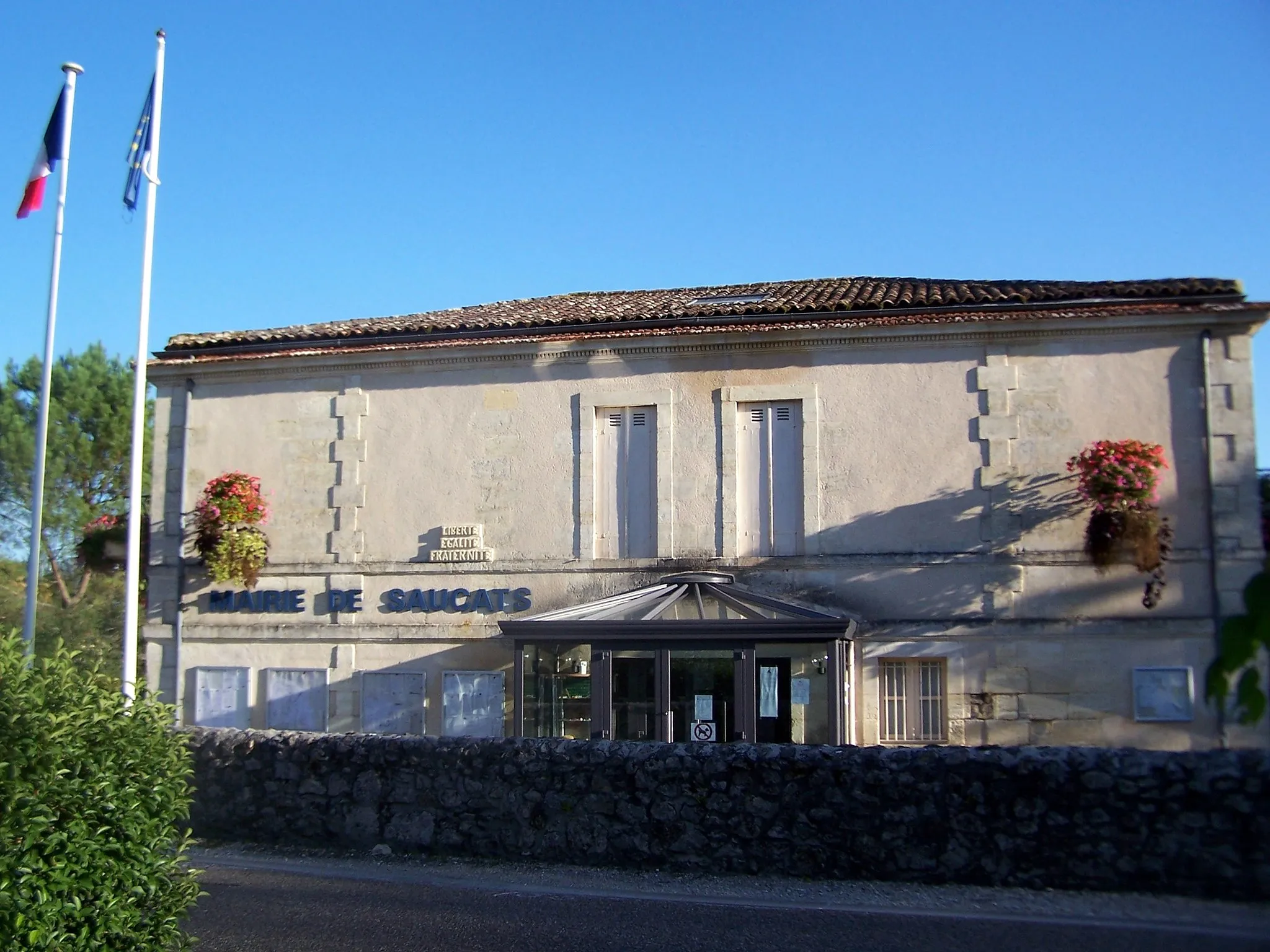 Photo showing: Town hall of Saucats (Gironde, France)