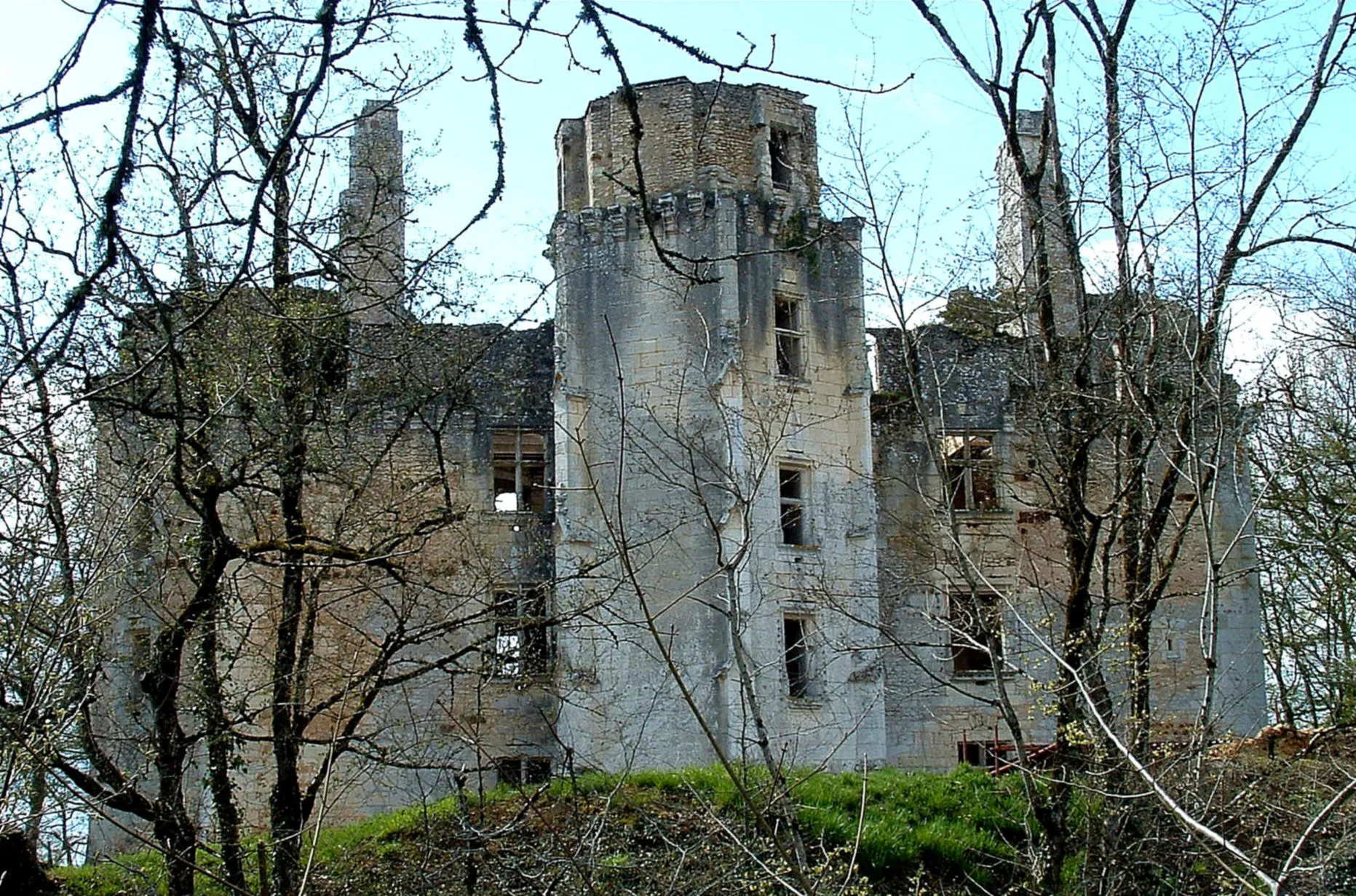 Photo showing: Château de l'Herm - Côté escalier (côté est)