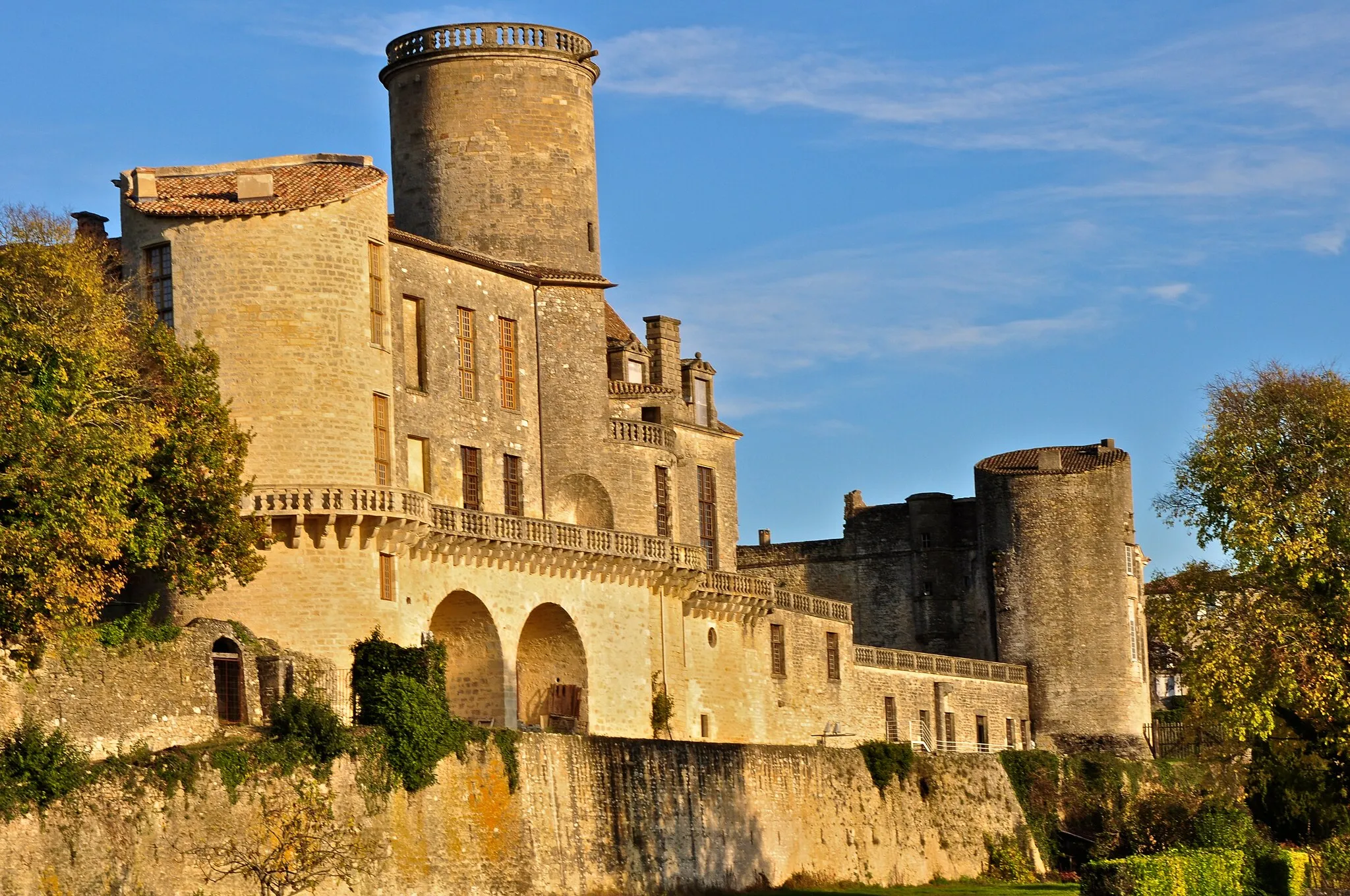 Photo showing: Le Château de Duras