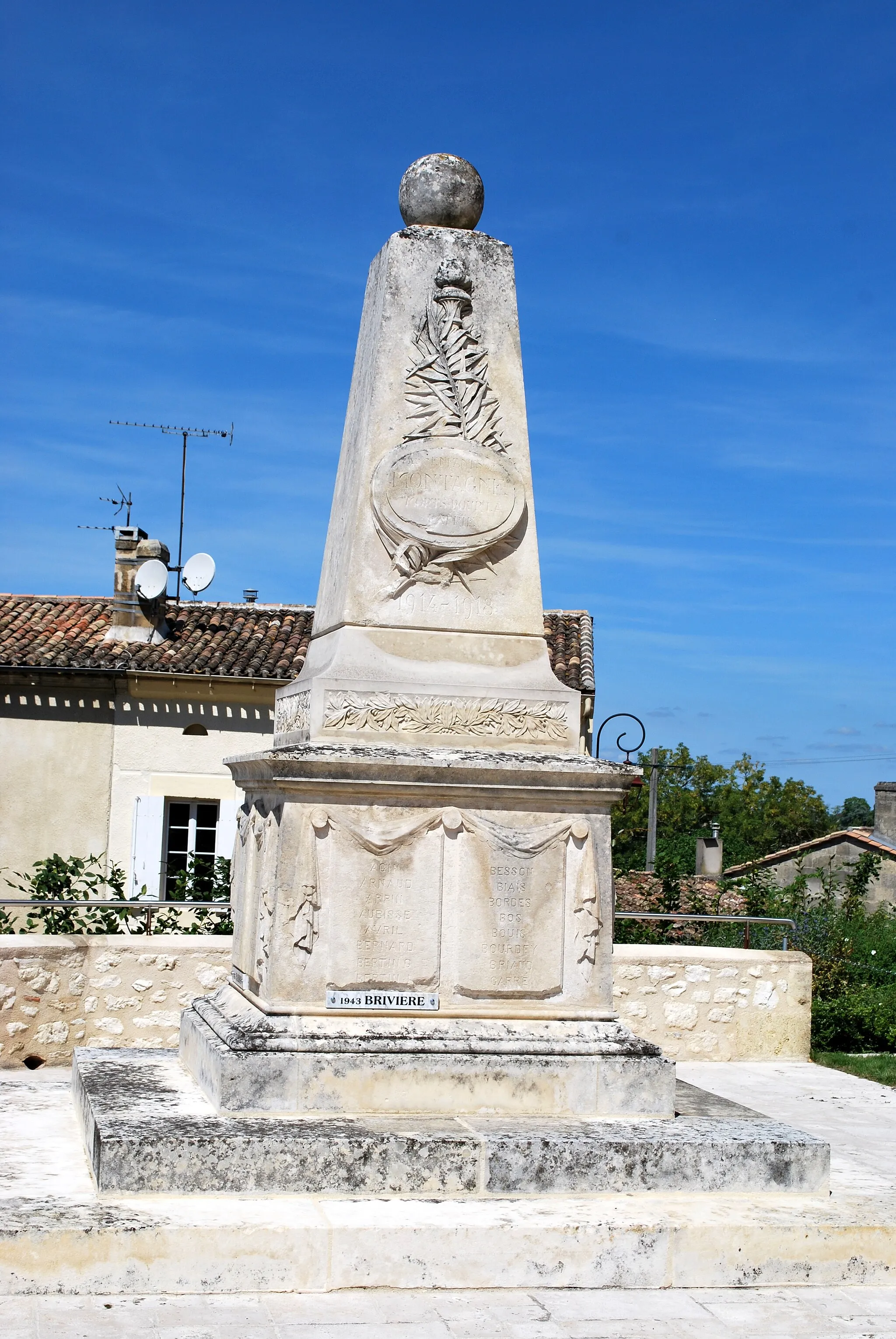 Photo showing: Montagne (Gironde) Monment aux mort