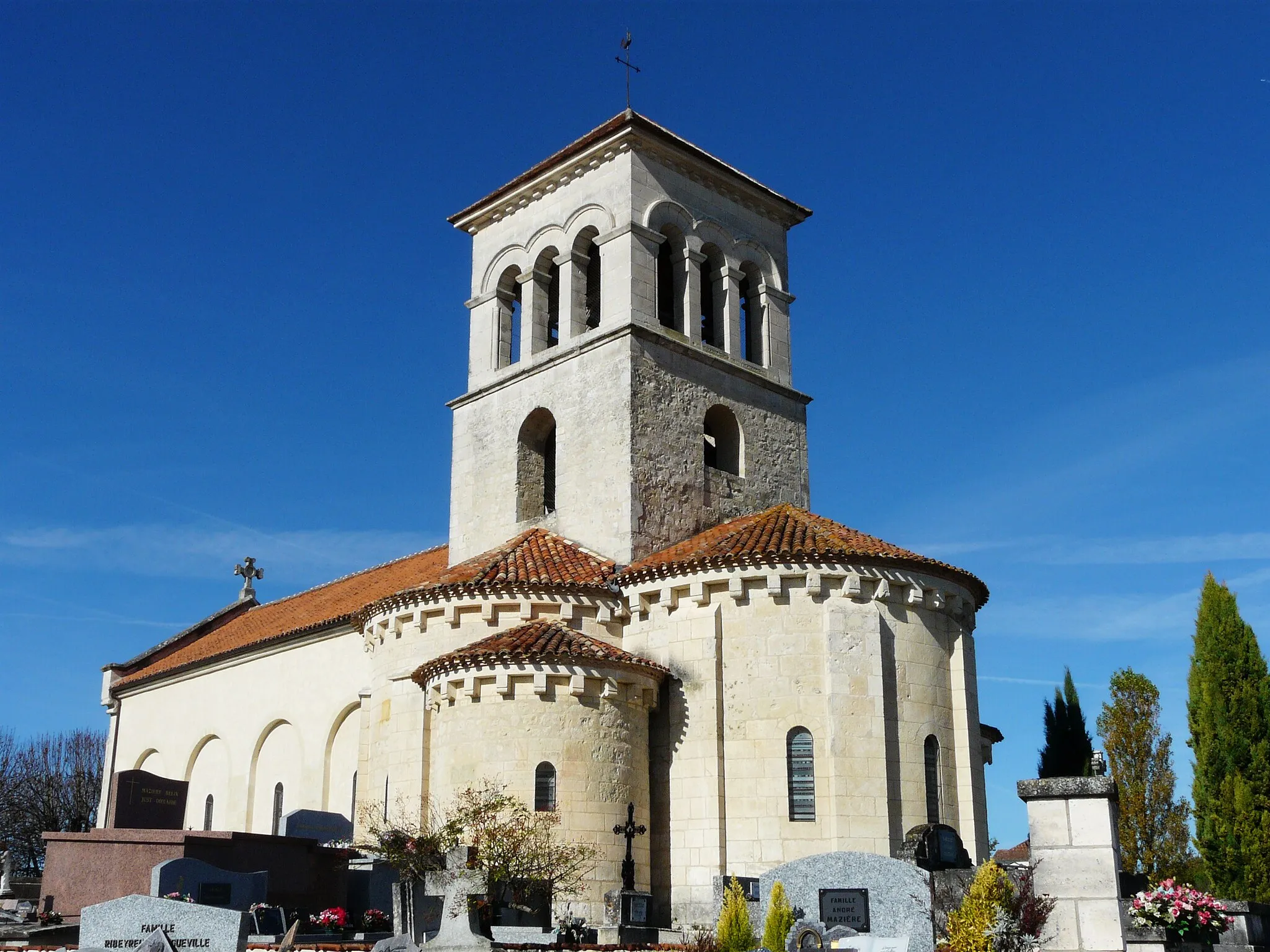 Photo showing: L'église Sainte-Madeleine vue depuis le sud-est, Montagrier, Dordogne, France