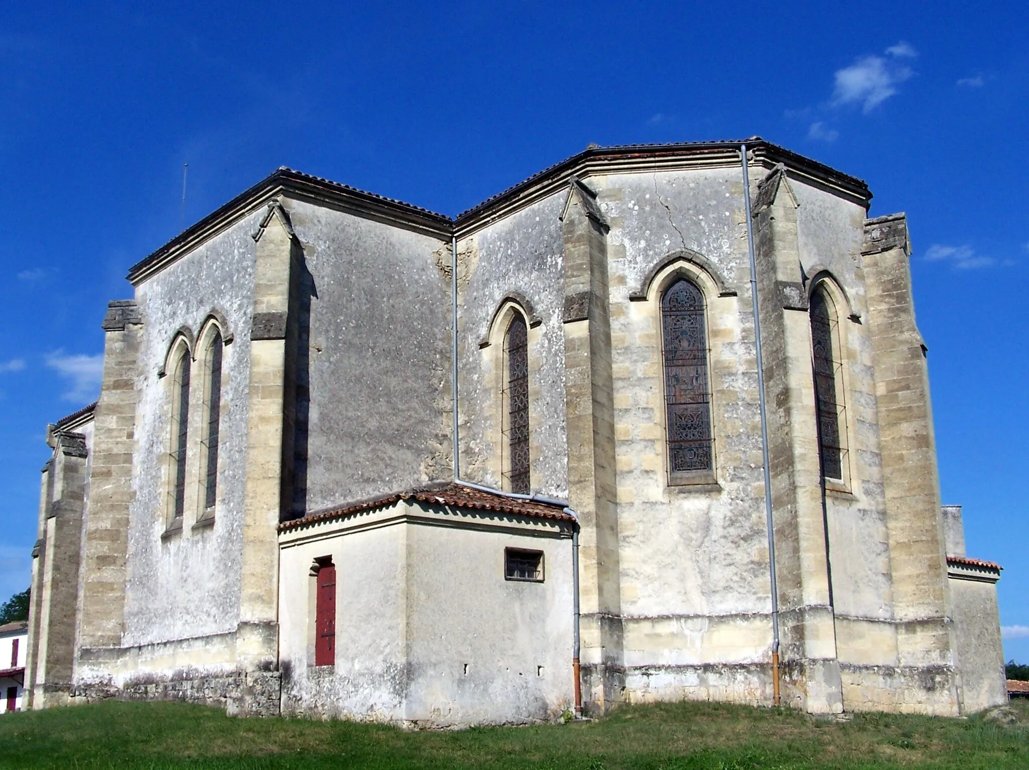 Photo showing: Apse of the church of Balizac (Gironde, France)