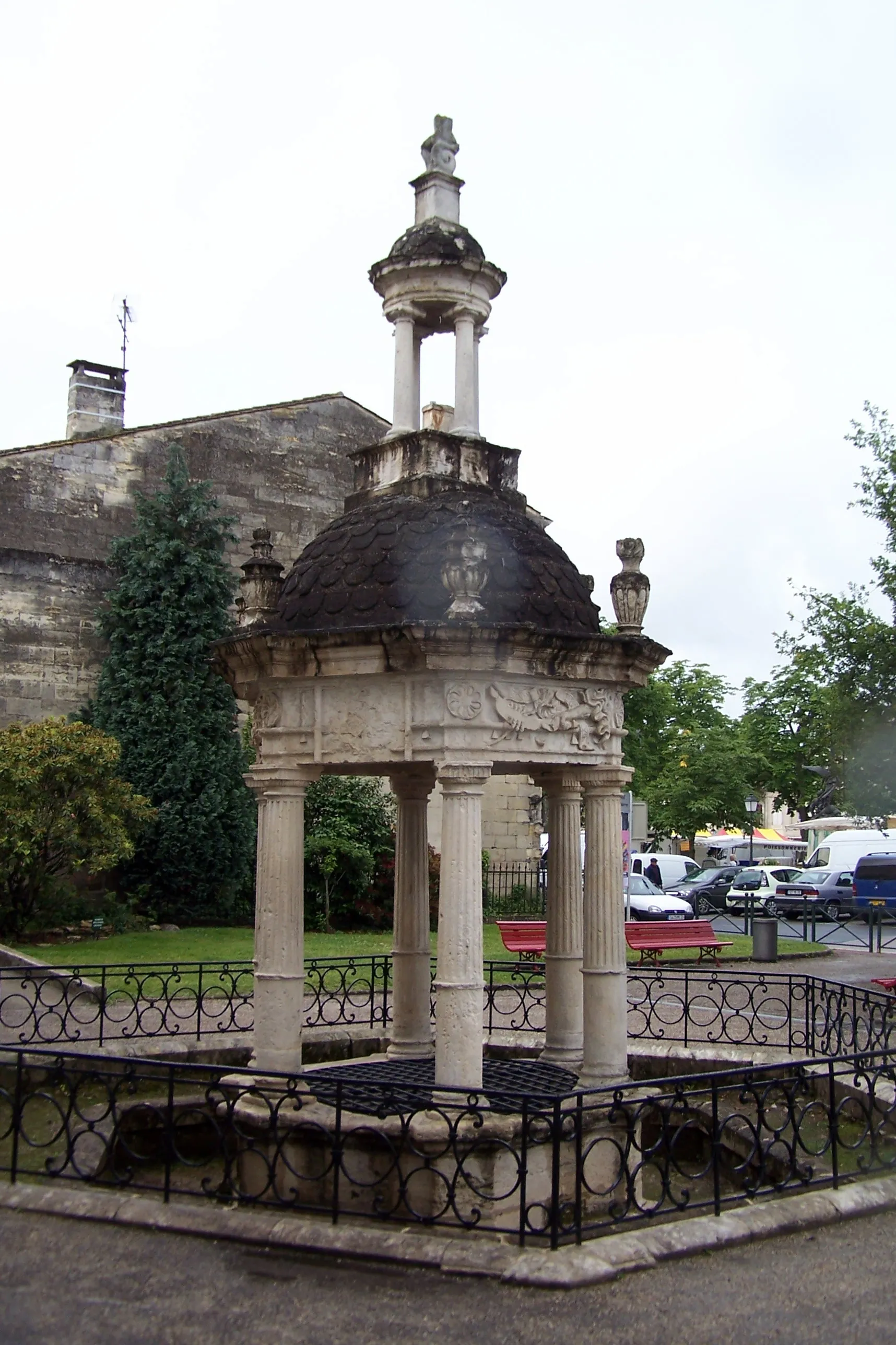 Photo showing: Puits Henri IV de Coutras (Gironde, France)