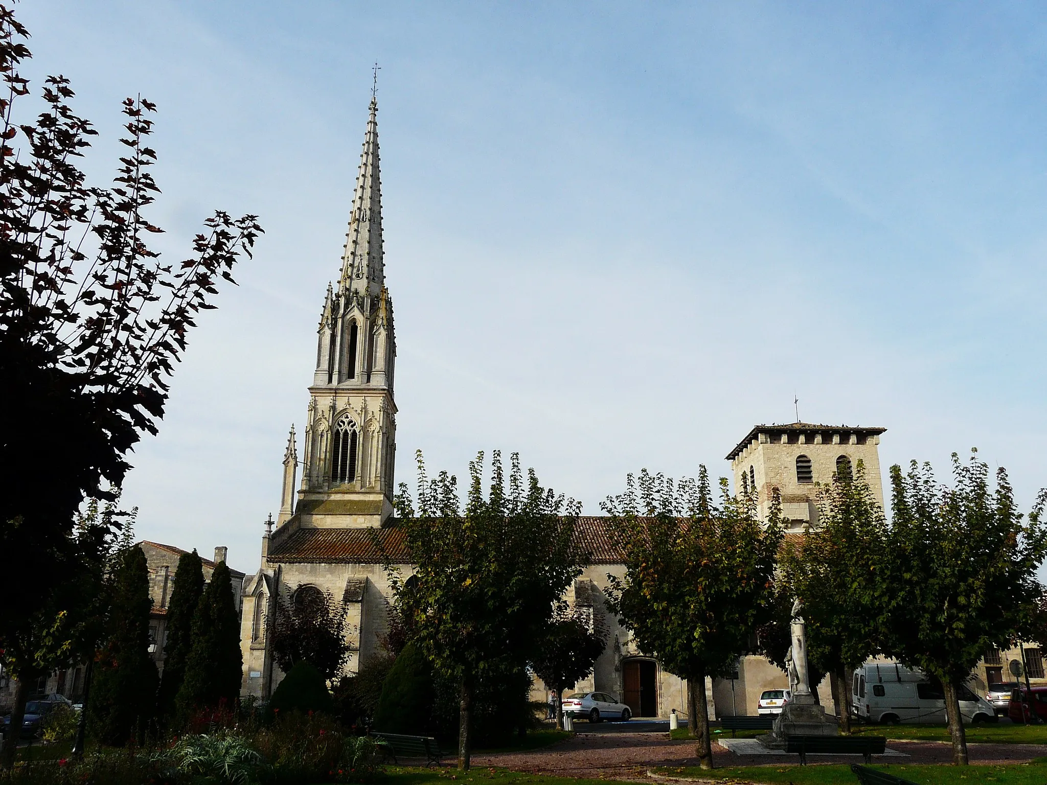 Photo showing: Église Saint-Jean-Baptiste, Coutras, Gironde, France