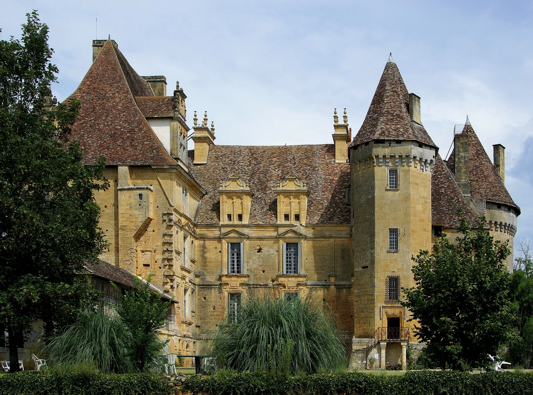 Photo showing: Castle of Lanquais, Dordogne, France