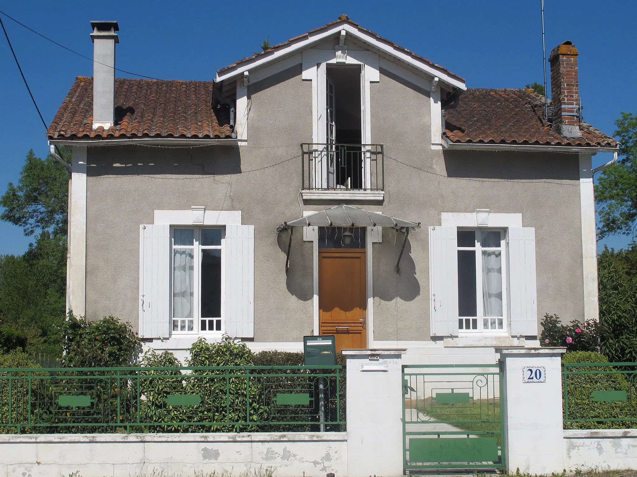 Photo showing: Maison 20 rue Edmond-Rostand, Pineuilh (Gironde).