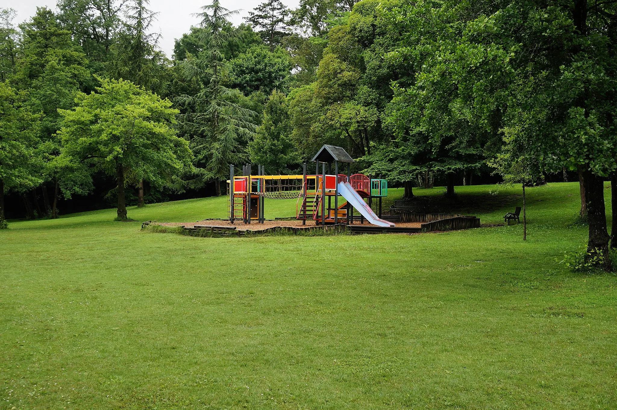 Photo showing: Aire de jeu au parc Bourran, à Mérignac (Gironde).