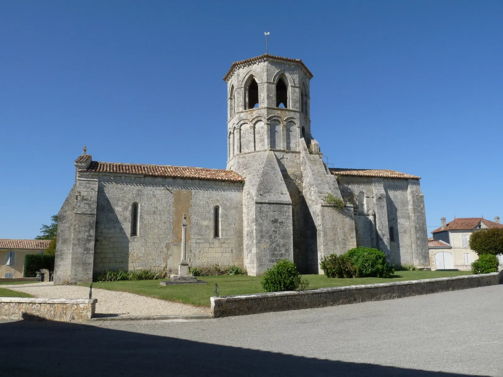 Photo showing: Eglise de Rouffignac, Charente-Maritime, France