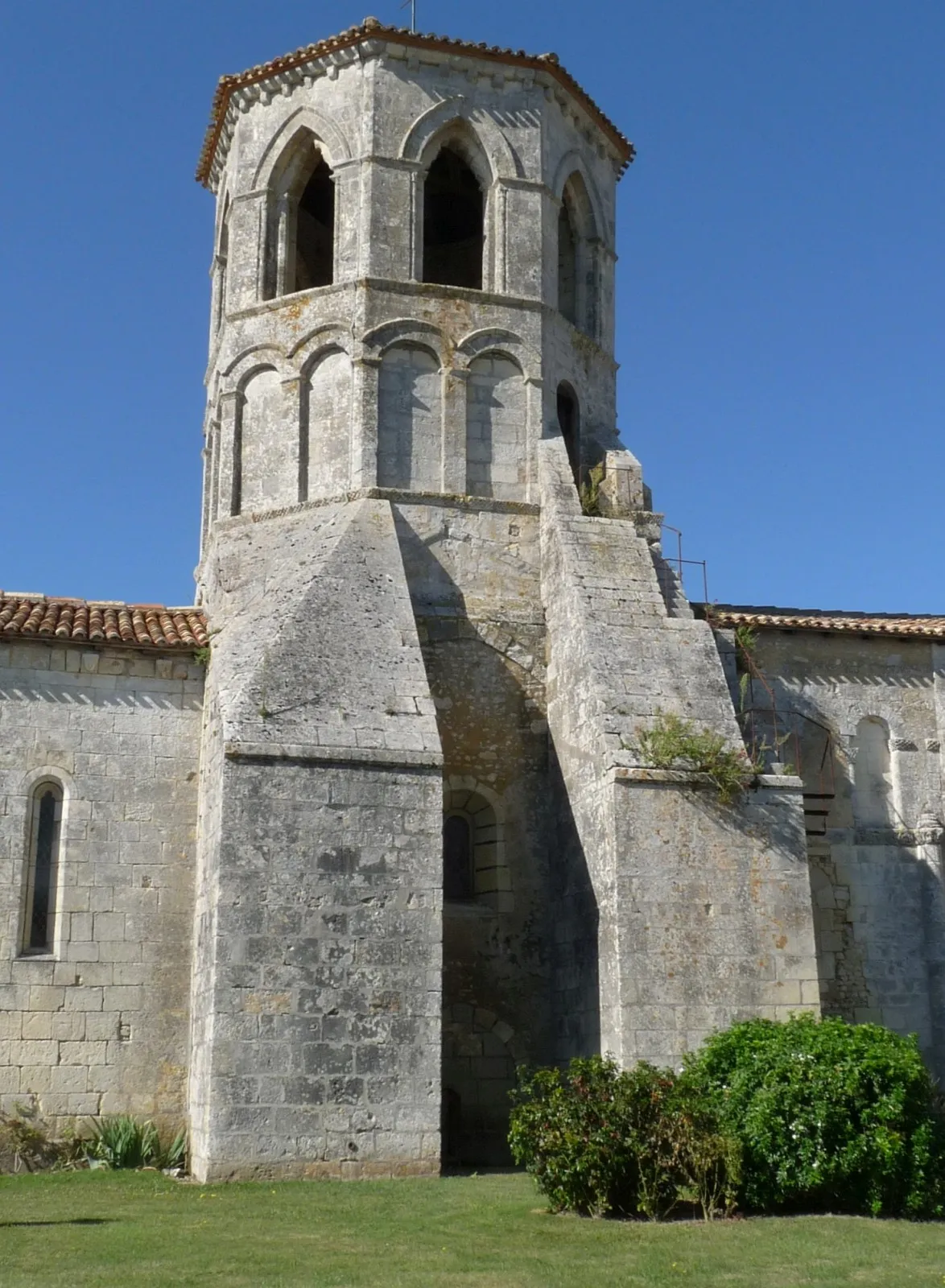 Photo showing: Eglise de Rouffignac, Charente-Maritime, France