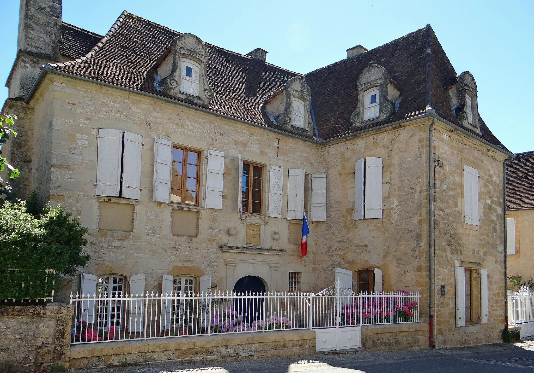 Photo showing: Cazals (Lot) - Maison noble Salviac de Belcastel