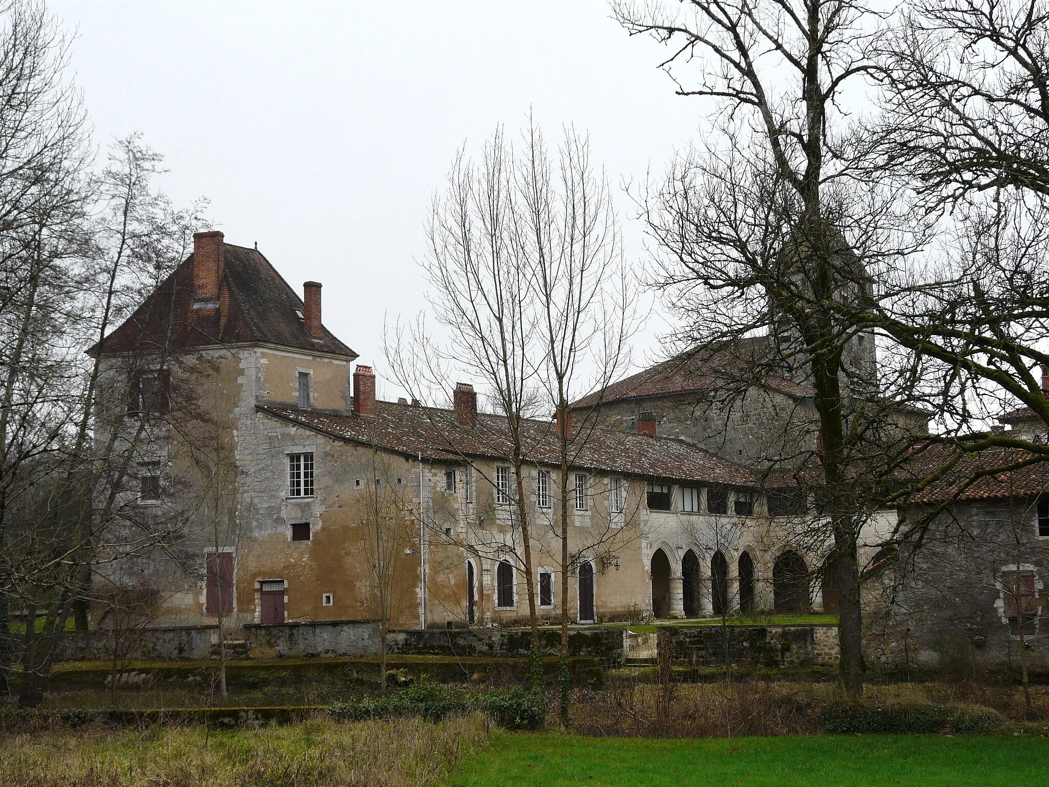 Photo showing: L'ancien prieuré, Saint-Jean-de-Côle, Dordogne, France