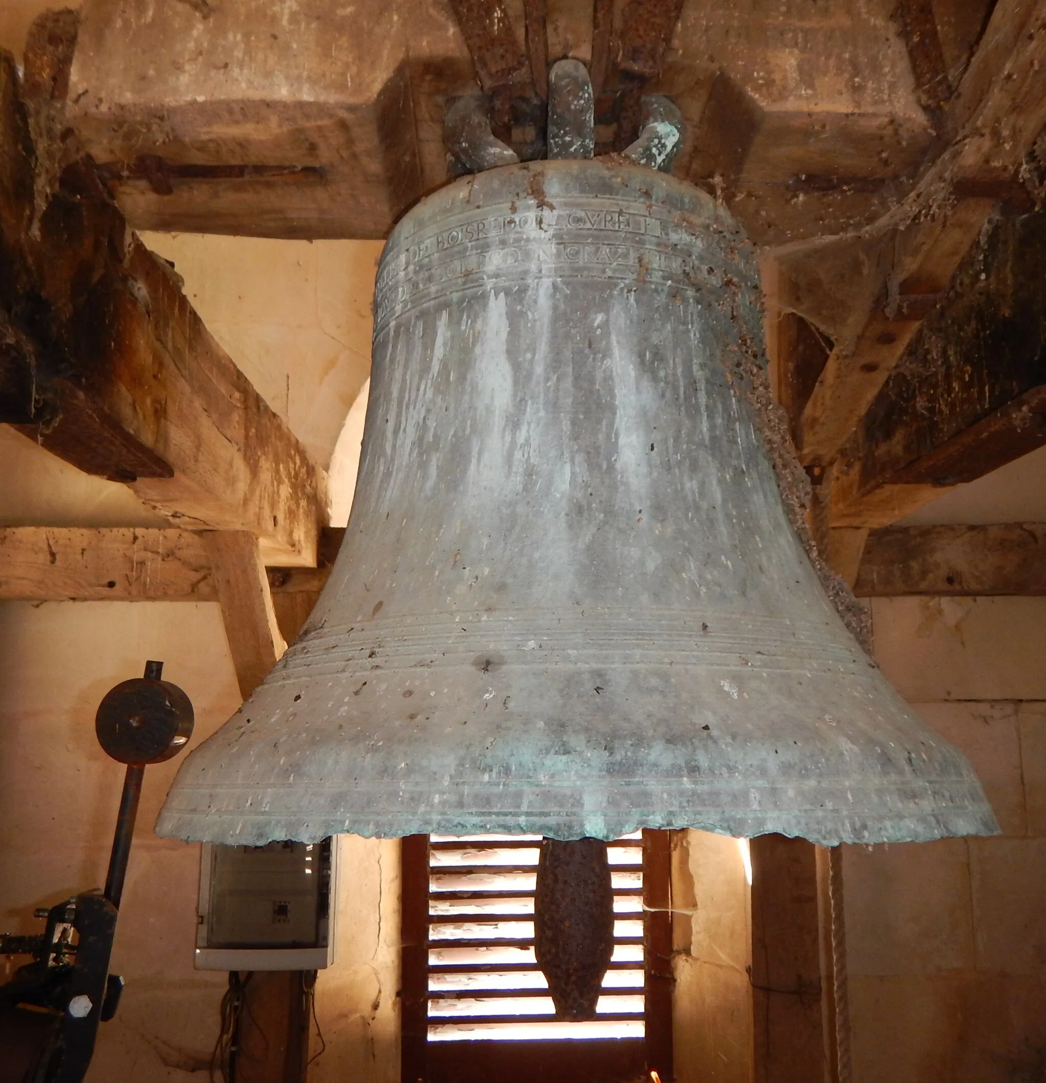 Photo showing: Cloche de l' église de Boisredon