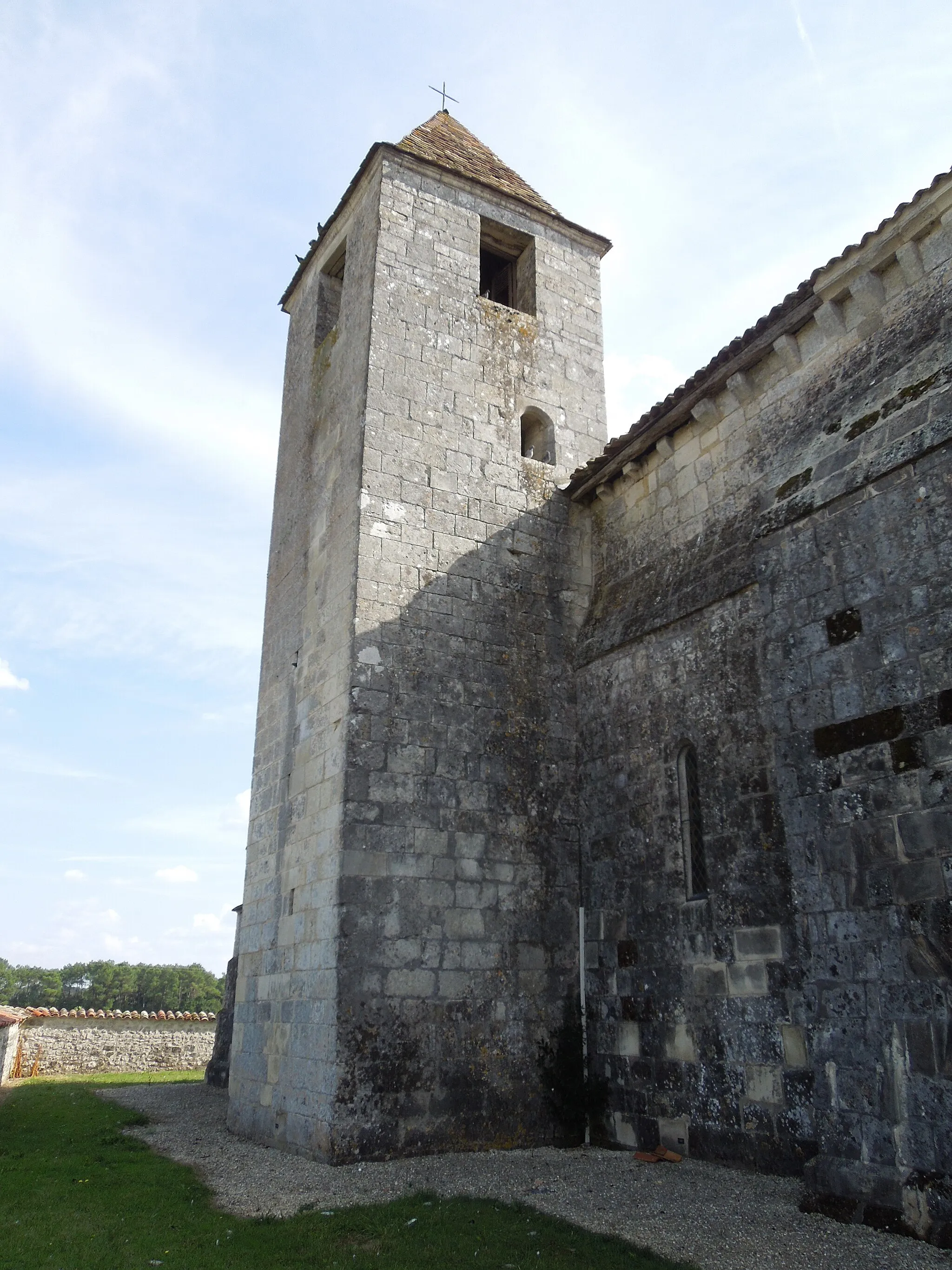 Photo showing: Agudelle, Église Saint-Eutrope, belltower