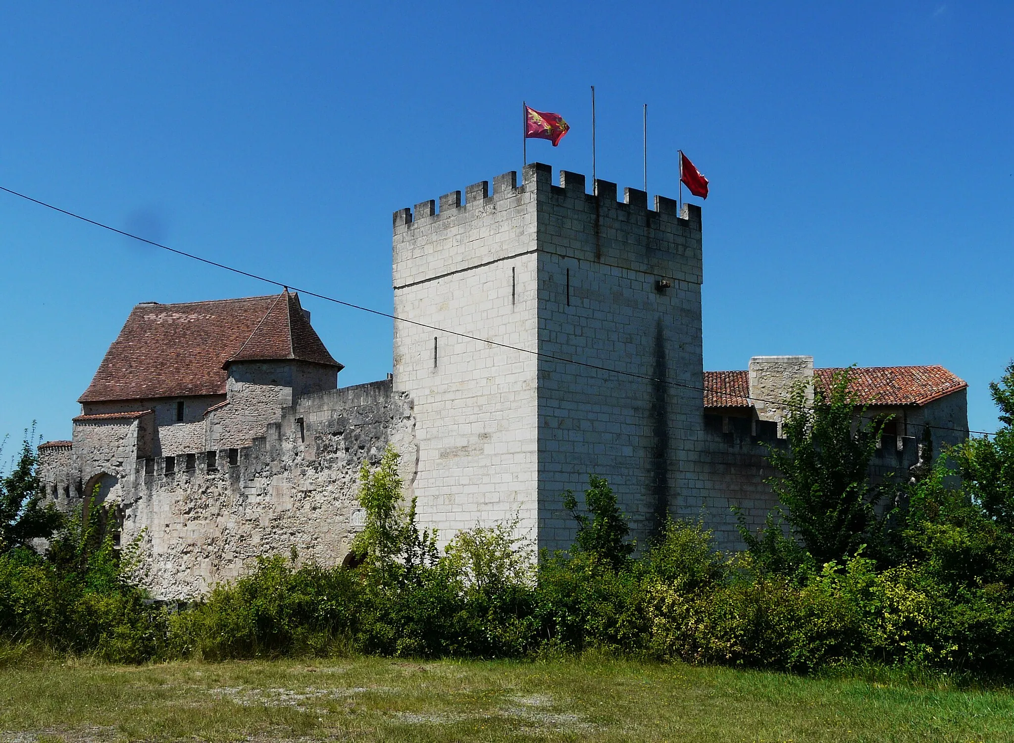 Photo showing: This building is inscrit au titre des monuments historiques de la France. It is indexed in the base Mérimée, a database of architectural heritage maintained by the French Ministry of Culture, under the reference PA00082571 .