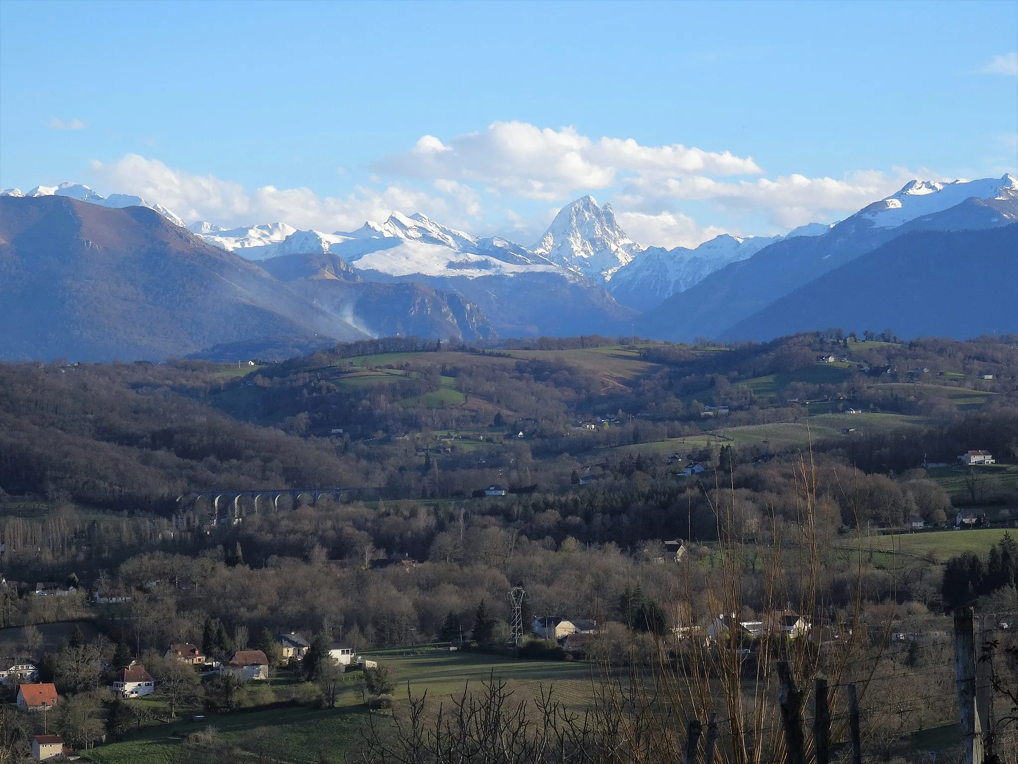 Photo showing: Vue depuis les hauteurs de Gan.