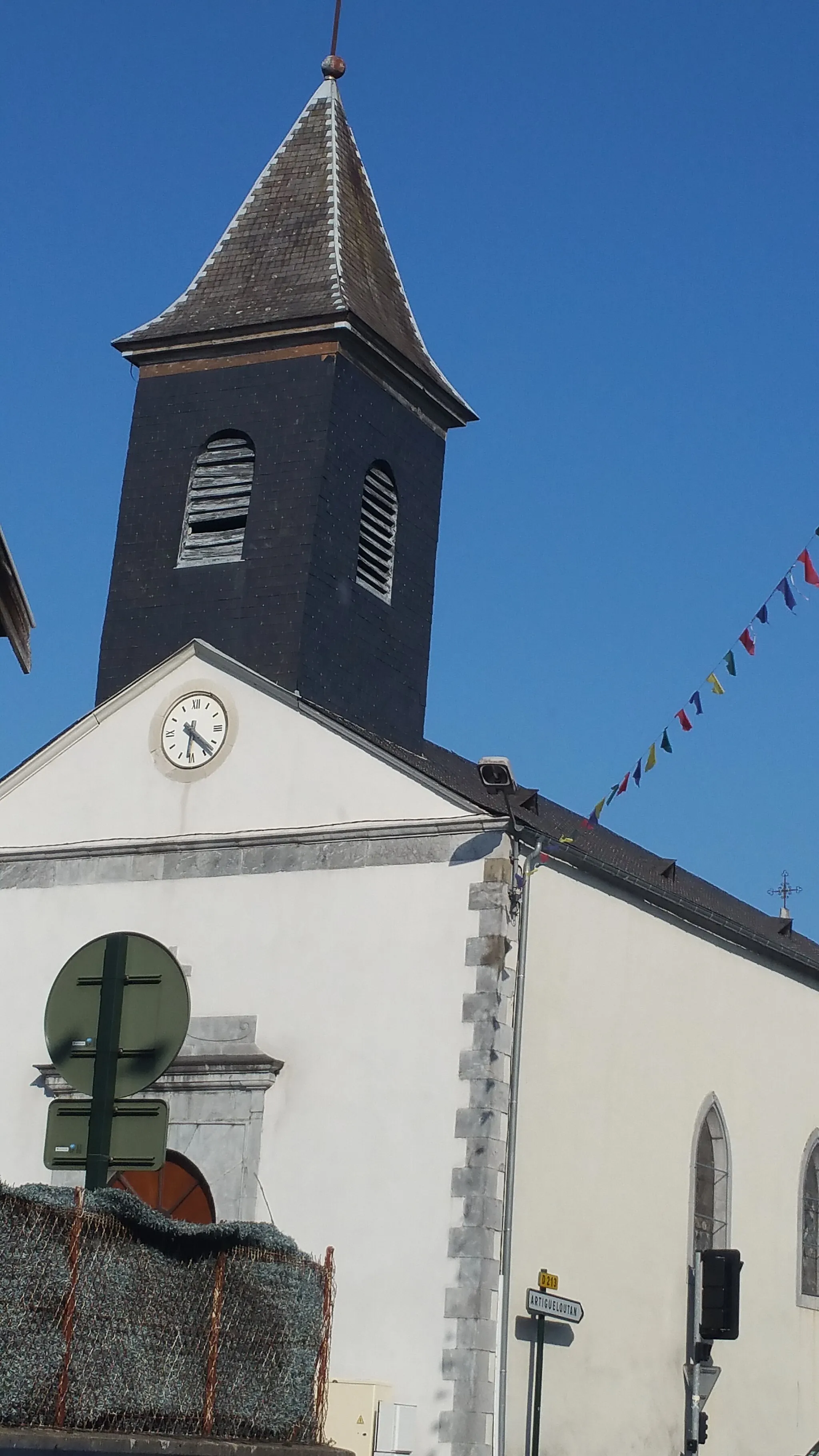 Photo showing: Church of Ousse in south ouest of France