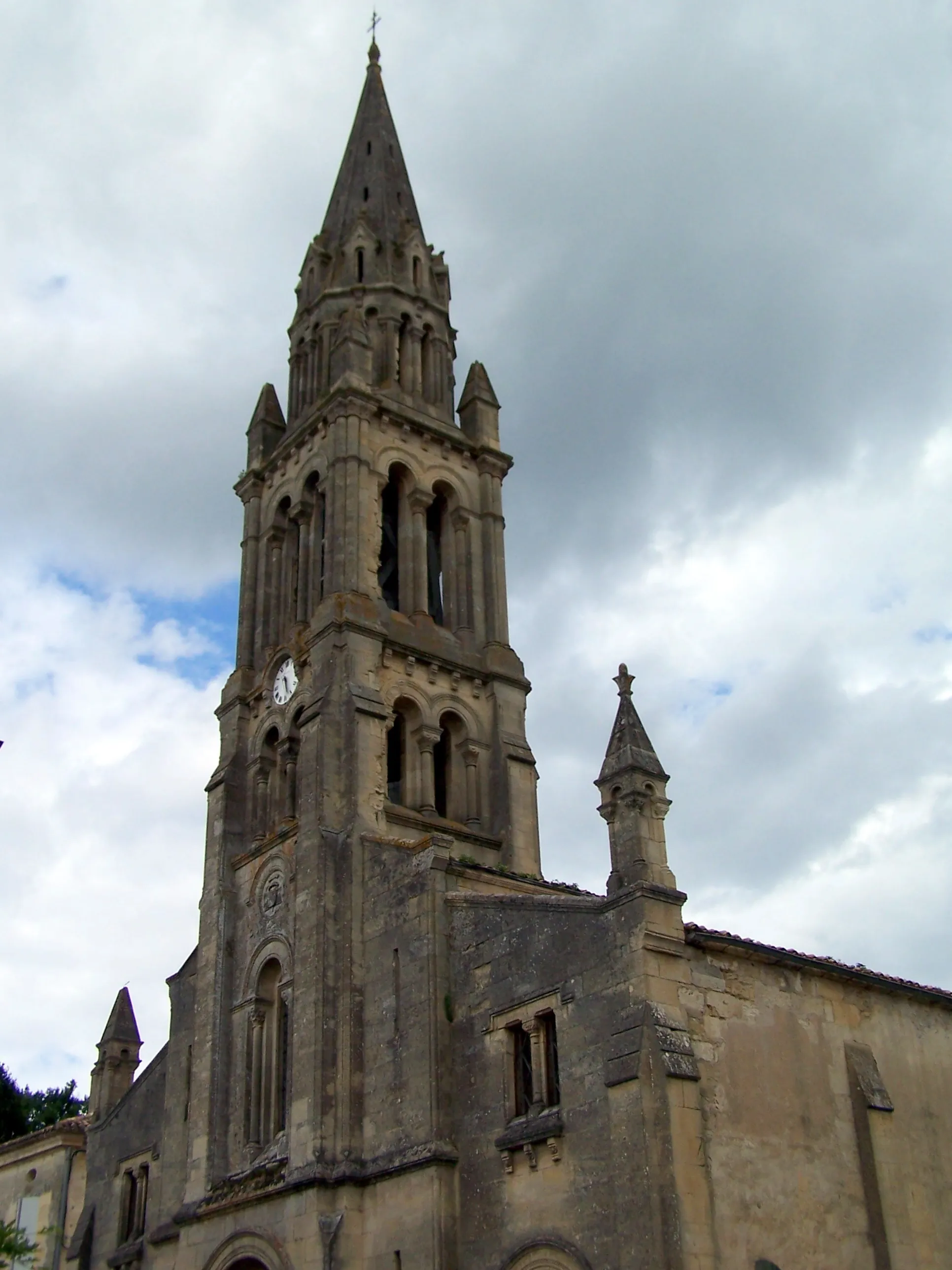 Photo showing: This building is indexed in the base Mérimée, a database of architectural heritage maintained by the French Ministry of Culture, under the reference PA00083654 .