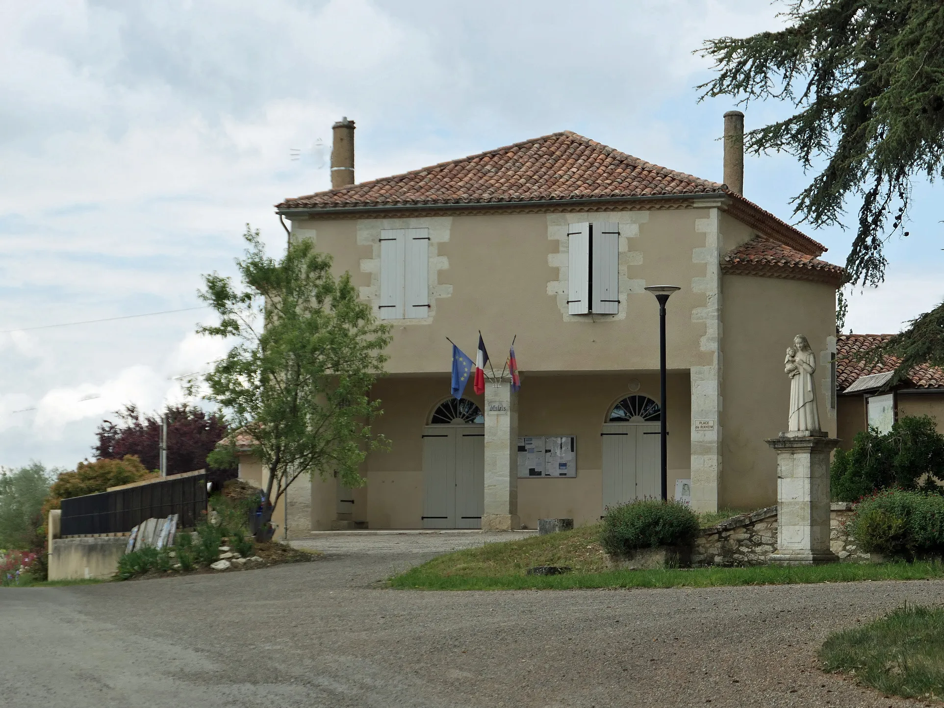 Photo showing: La mairie de Rozès