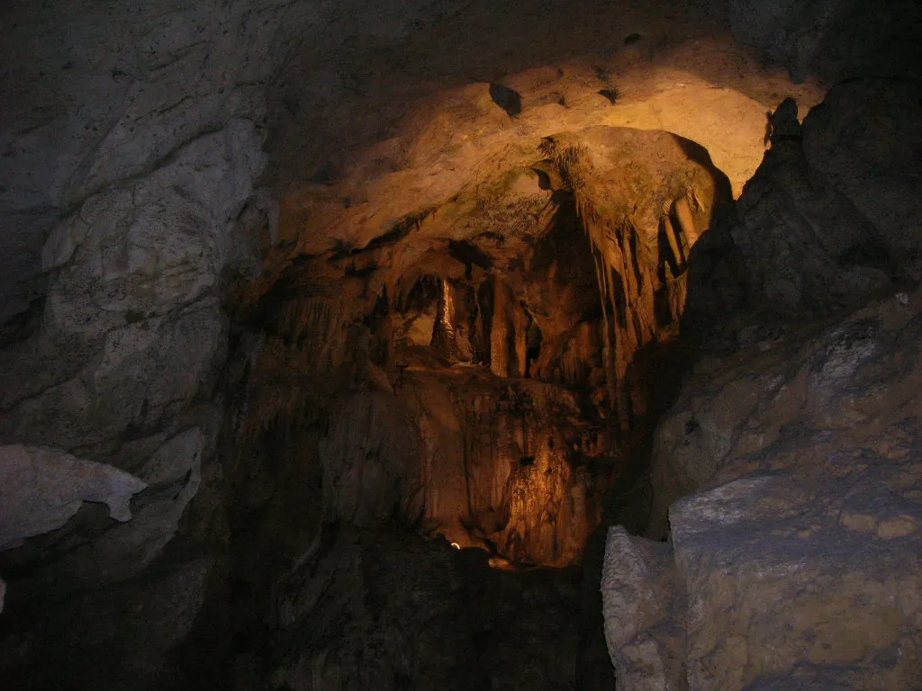 Photo showing: Interno delle grotte di Bétharram