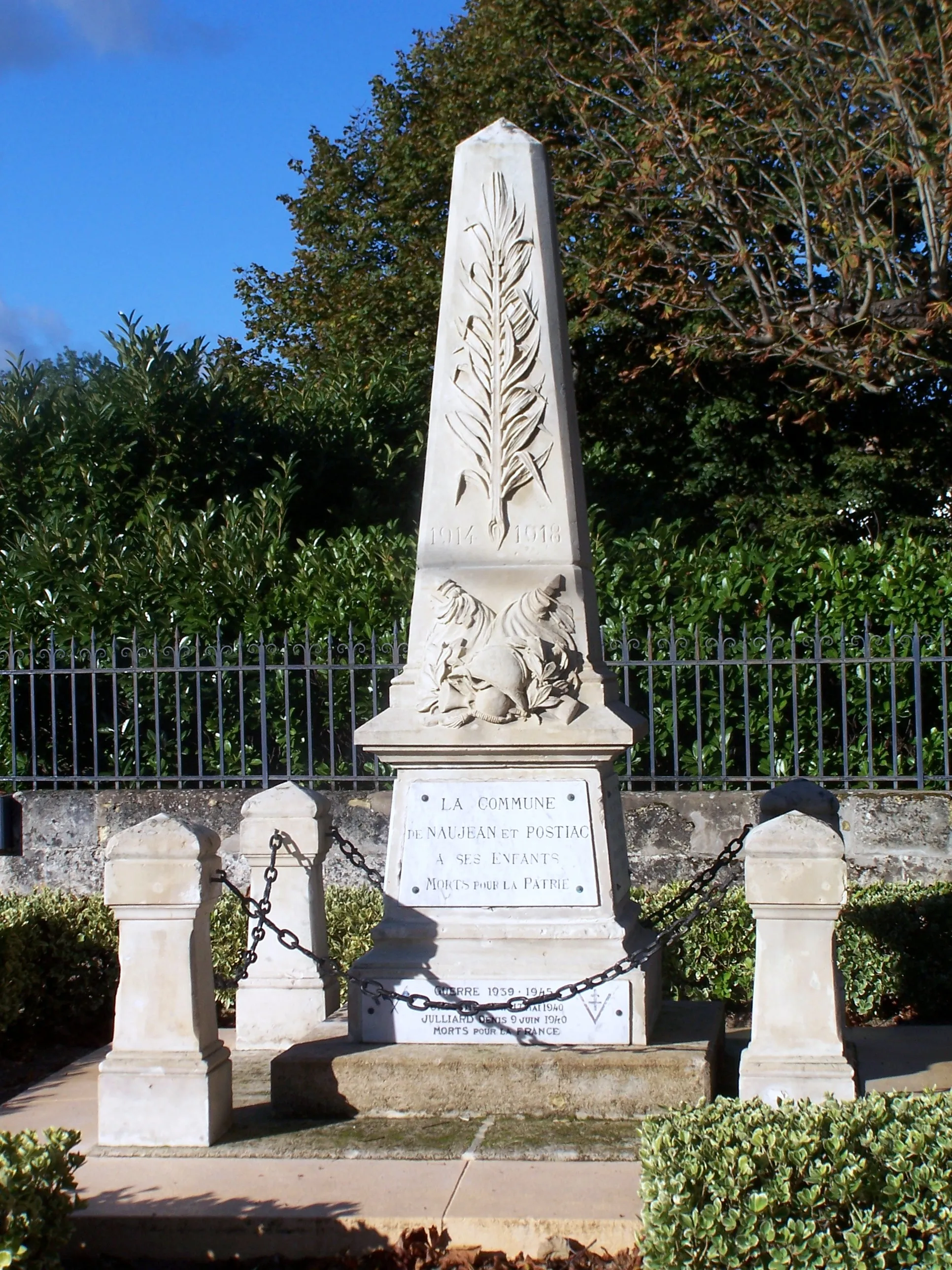 Photo showing: War memorial of Naujan-et-Postiac (Gironde, France)