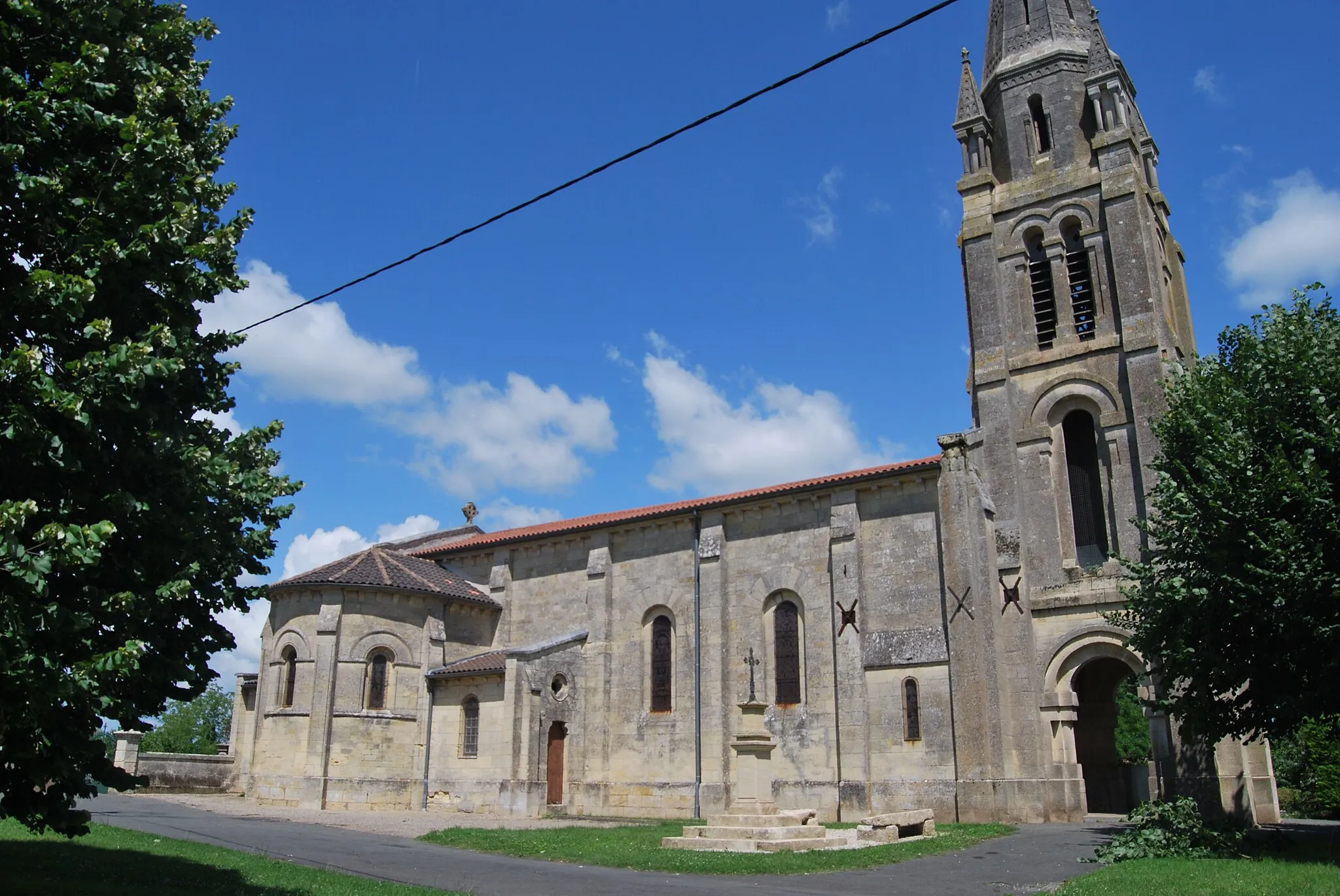 Photo showing: Église Saint-Michel de Civrac-sur-Dordogne