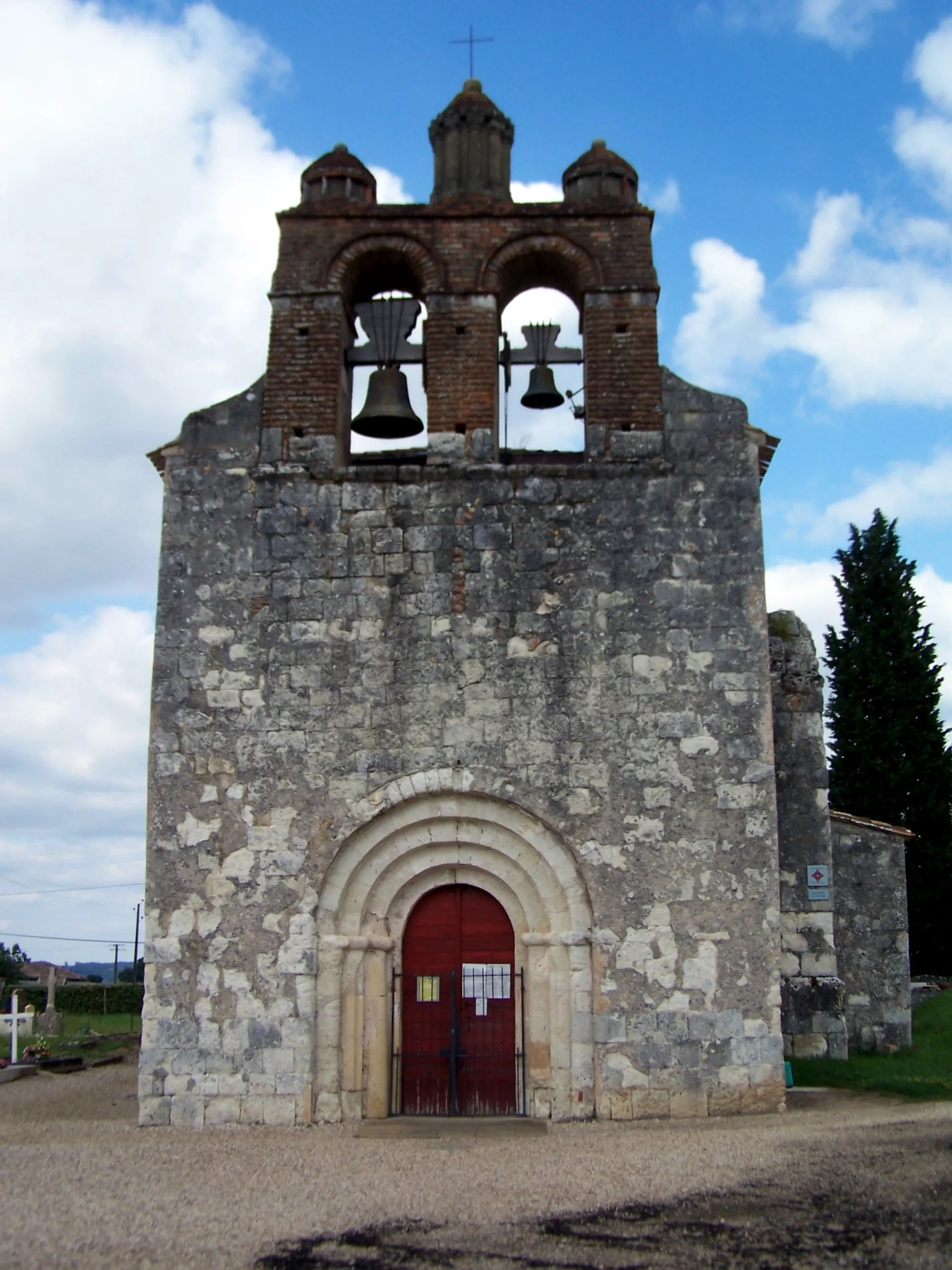Photo showing: Saint-Vincent church of Pessac-sur-Dordogne (Gironde, France)