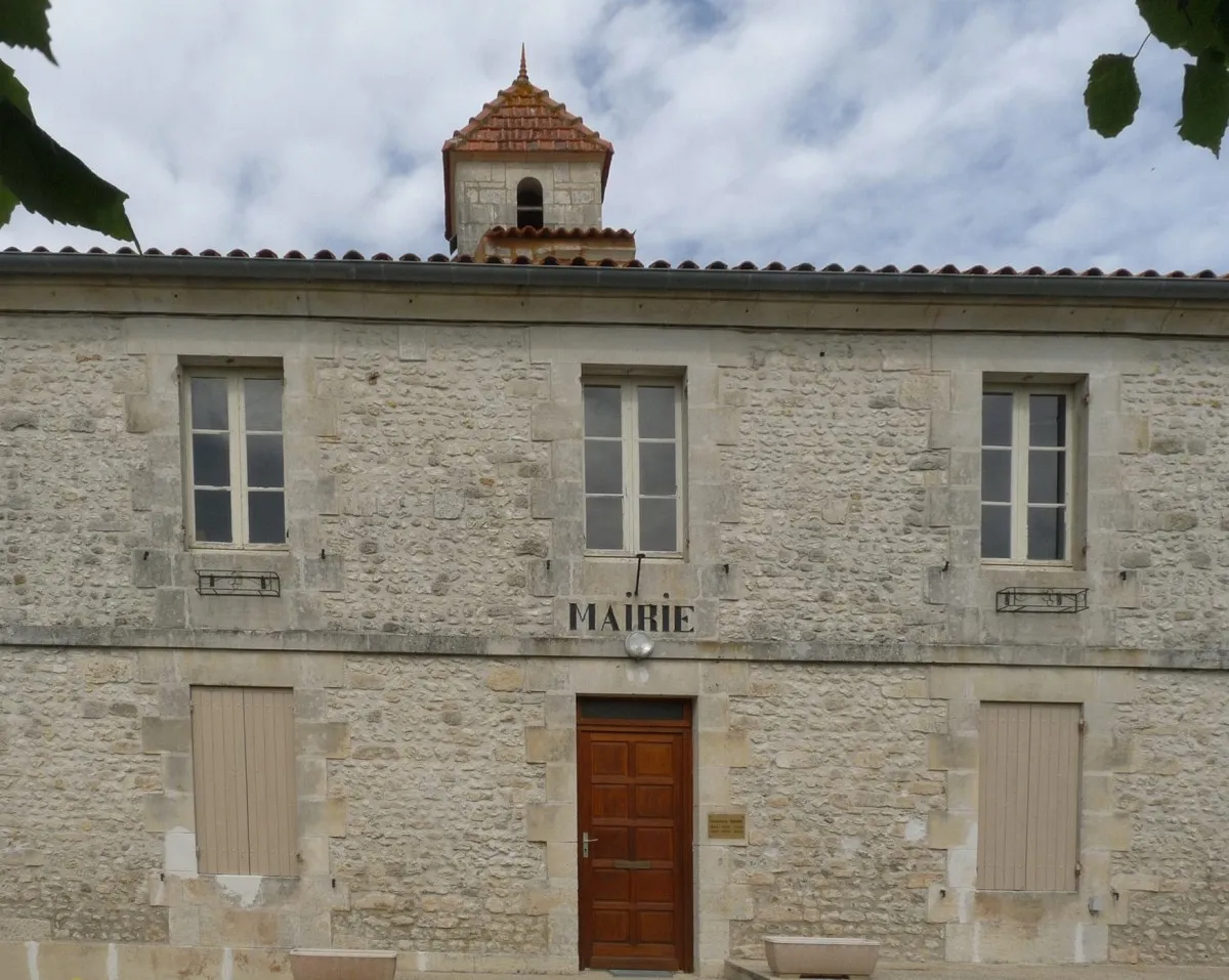 Photo showing: Mairie de Semillac, Charente-Maritime, France