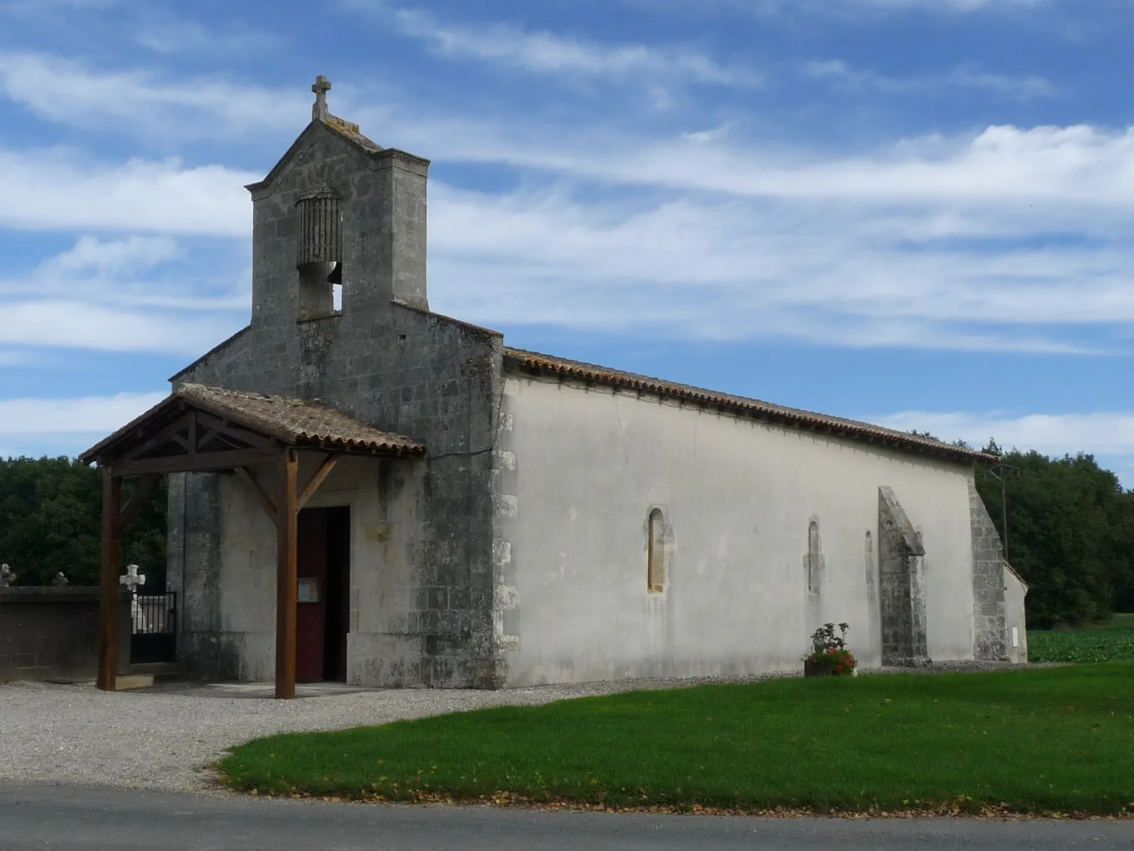 Photo showing: Eglise de Chaunac, Charente-Maritime, France