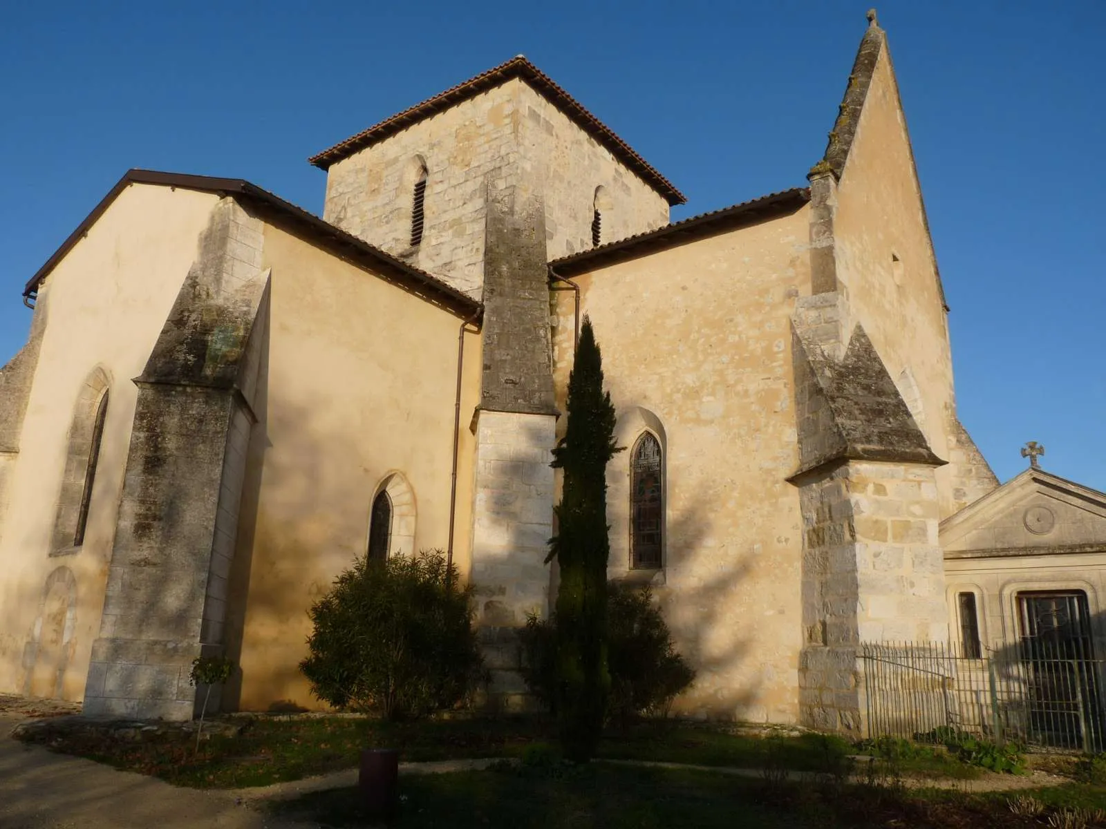 Photo showing: churche of Chevanceaux, Charente-Maritime, SW France