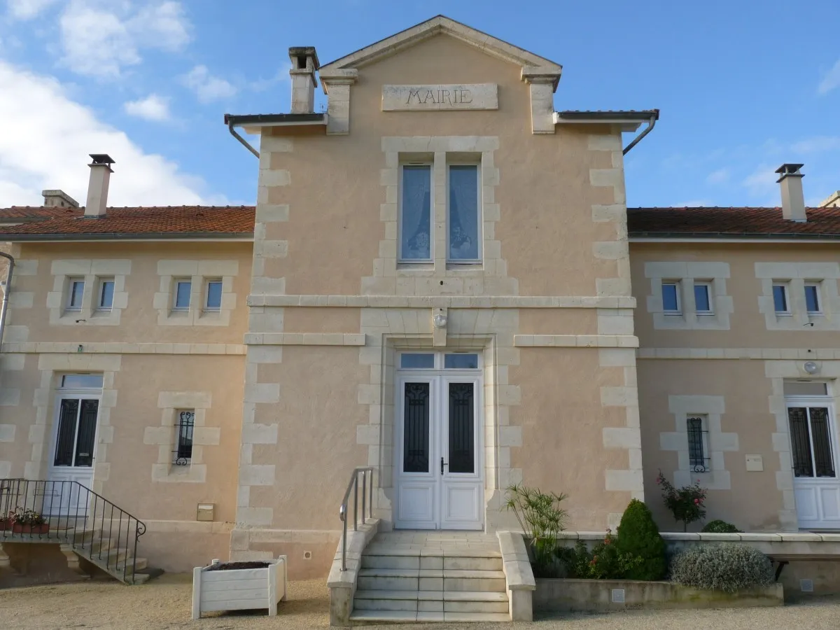 Photo showing: Mairie d'Orignolles, Charente-Maritime, France