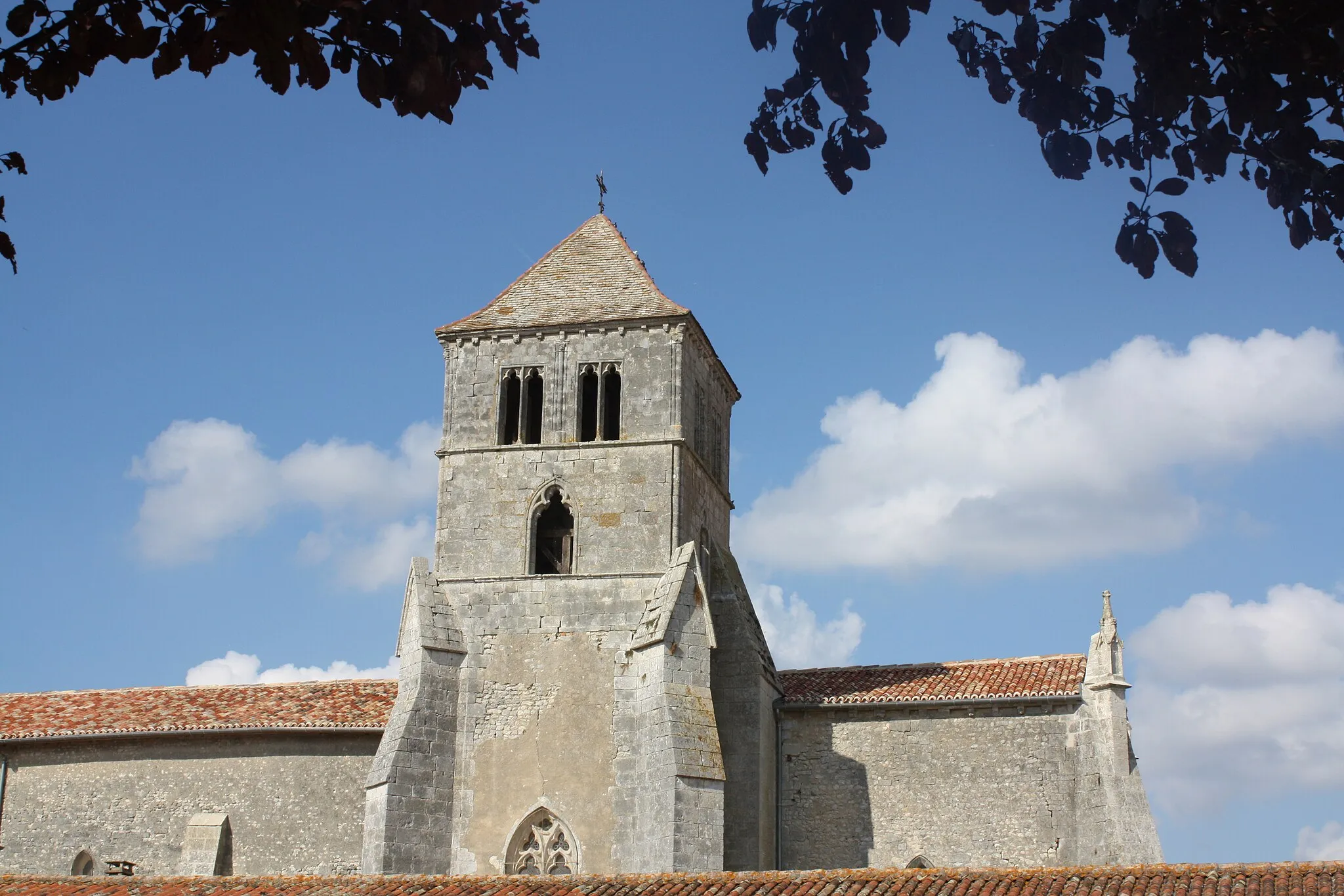 Photo showing: Église Saint-Cyr de Saint-Ciers-Champagne