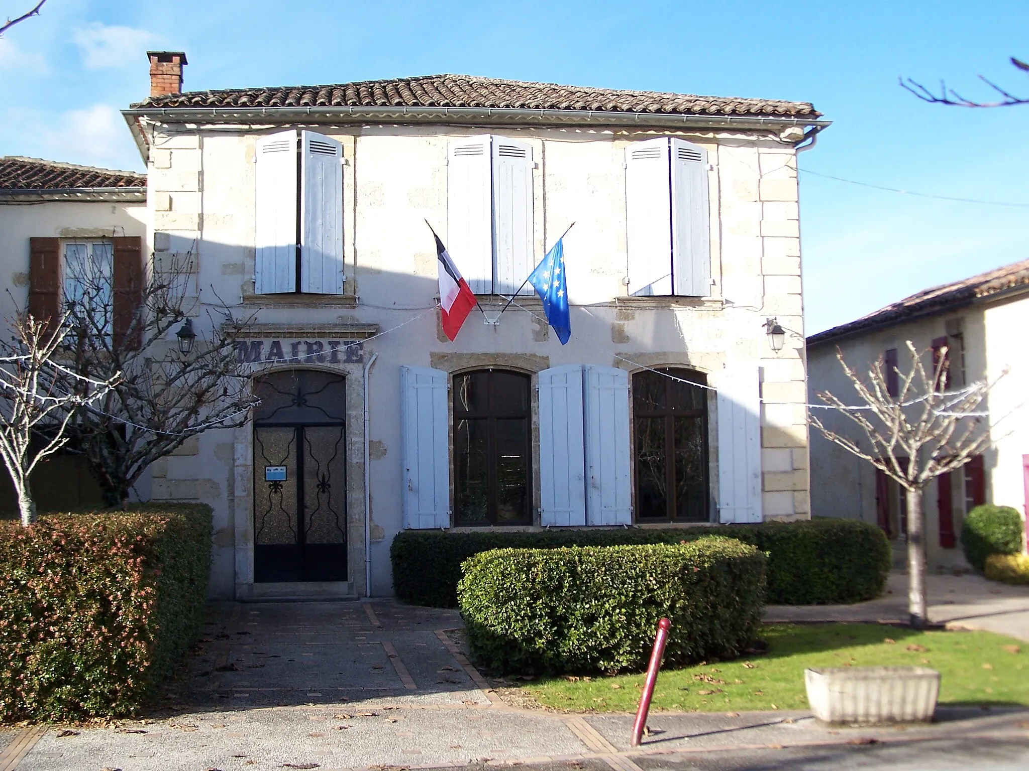 Photo showing: Town hall of Préchac (Gironde, France)