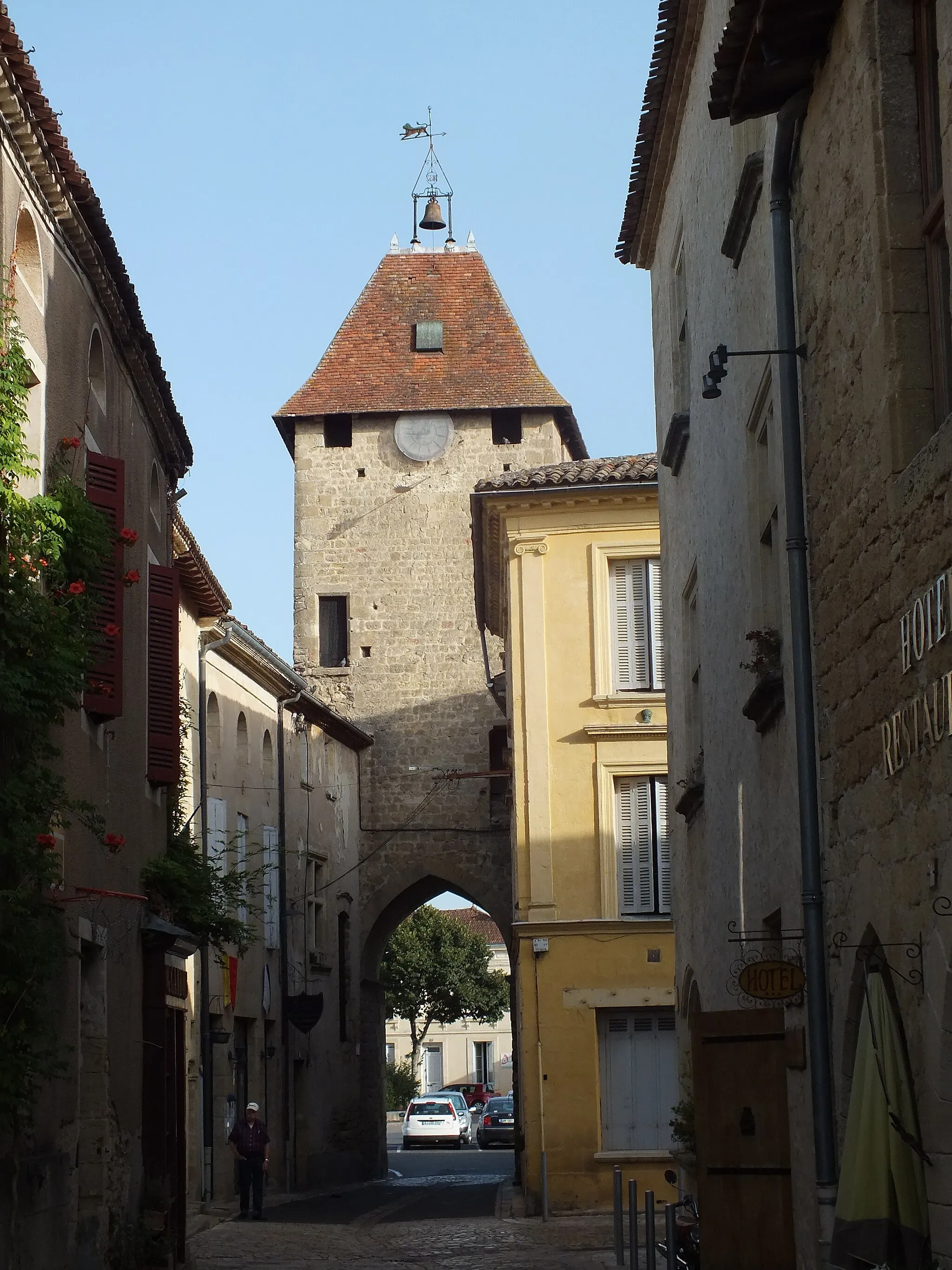 Photo showing: This building is indexed in the base Mérimée, a database of architectural heritage maintained by the French Ministry of Culture, under the reference PA00083776 .