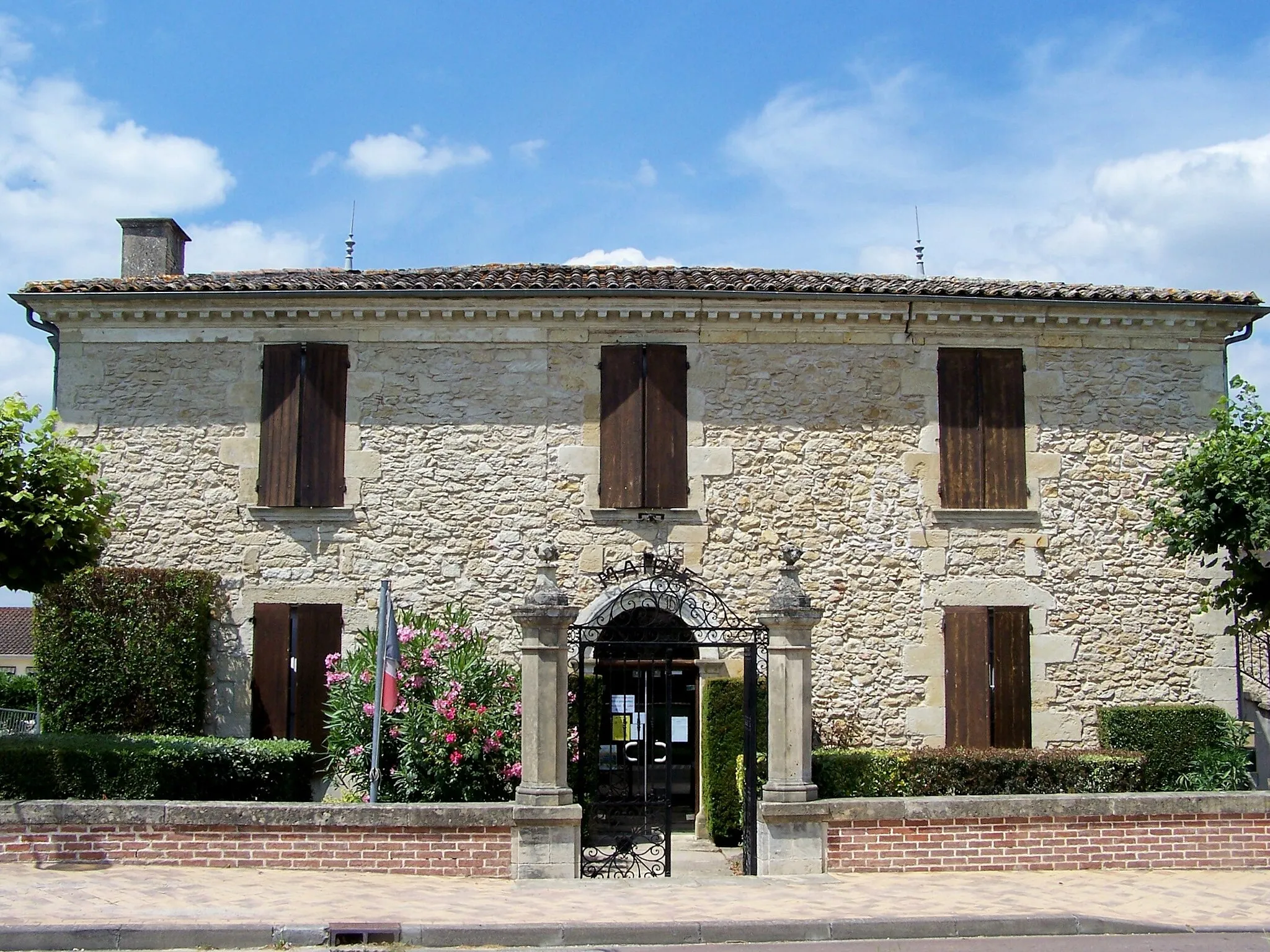Photo showing: Mairie de Saint-Pierre-de-Mons, Gironde, France