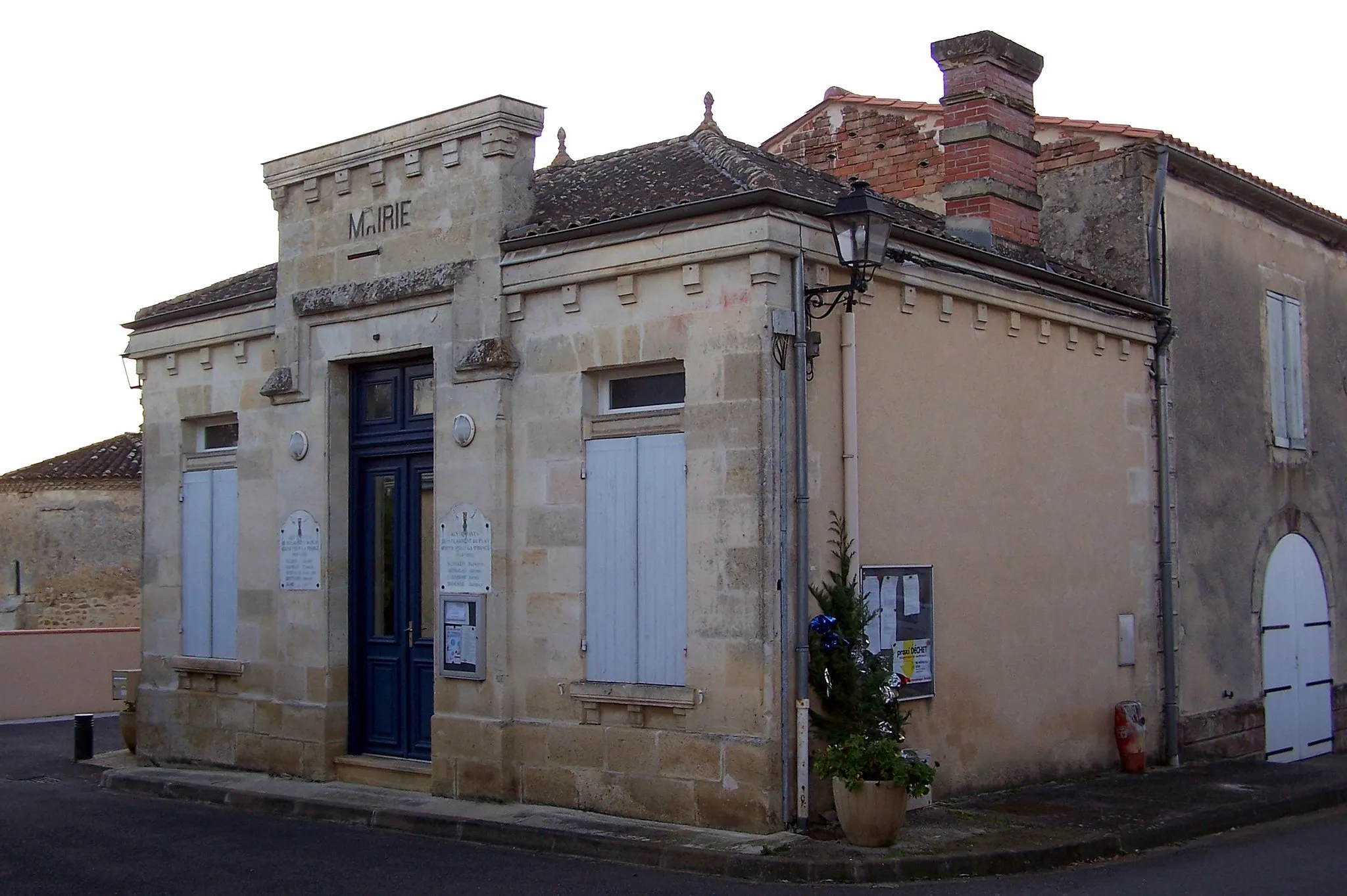 Photo showing: Town hall of Saint-Laurent-du-Plan (Gironde, France)