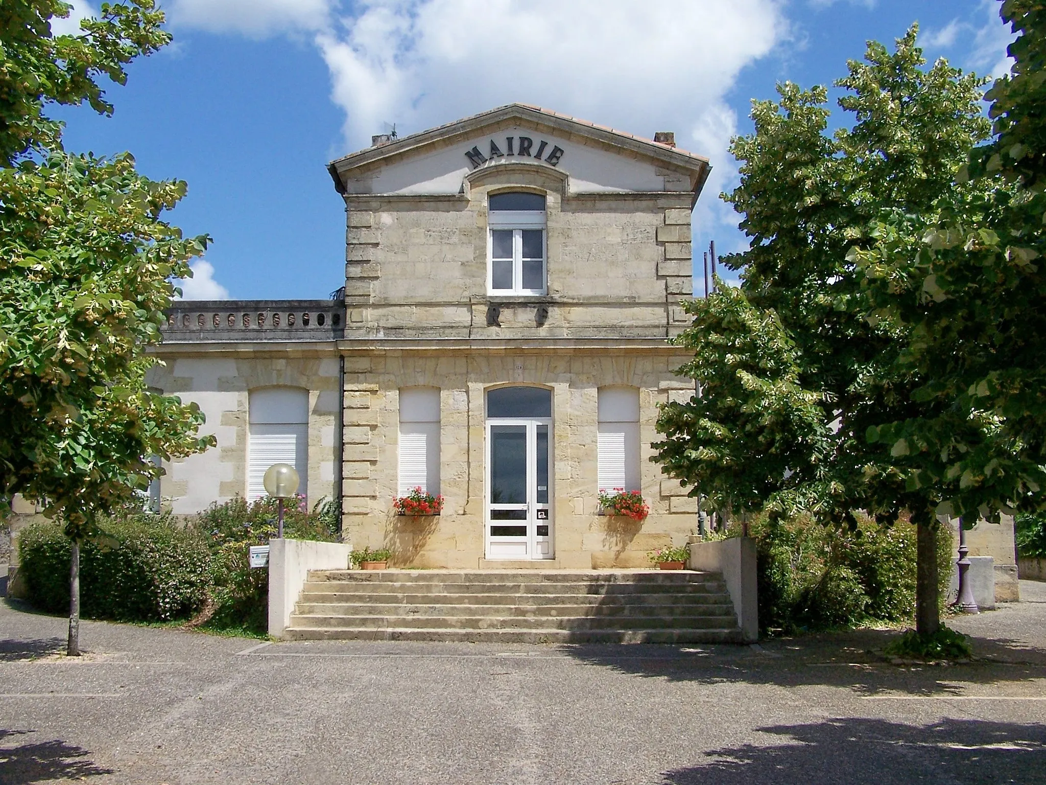 Photo showing: Mairie de Saint-Pierre-d'Aurillac, Gironde, France
