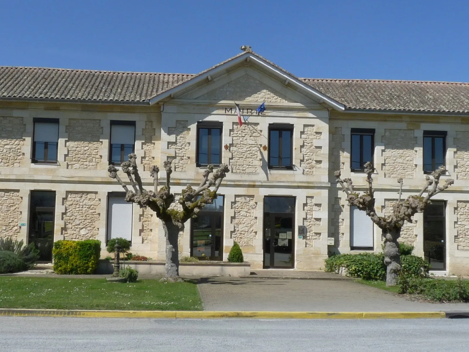 Photo showing: Mairie des Peintures, Gironde, France
